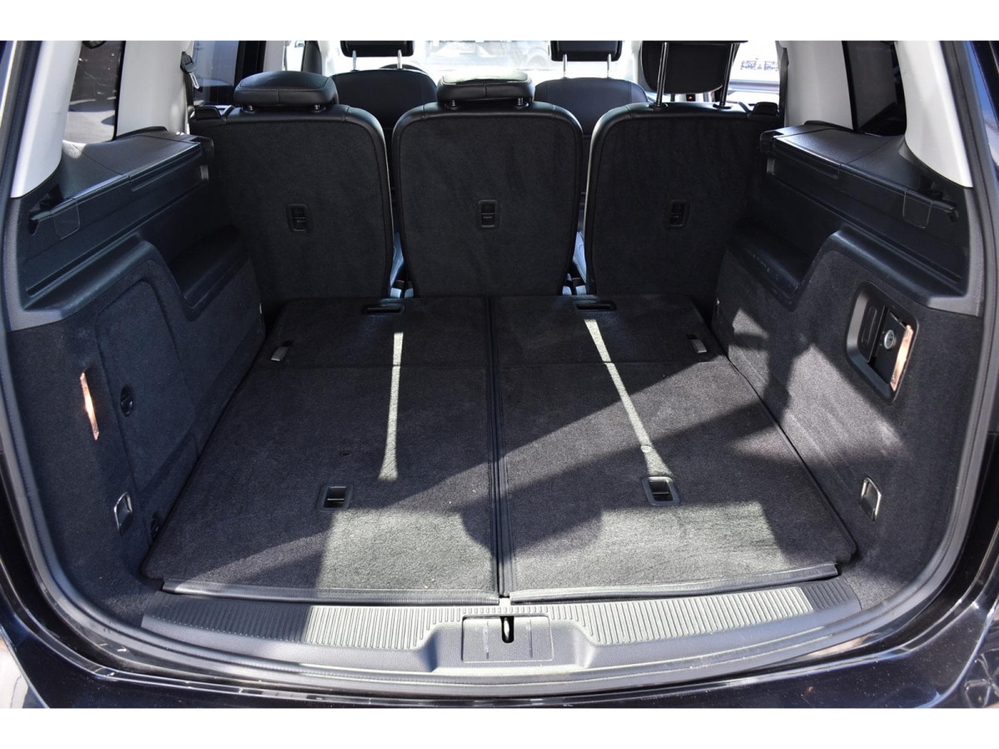 VW Sharan 2.0 TSI Highline DSG 7Pl. CUIR MEM PANO ACC SIDE CHFF ADD (2018) - Photo 24