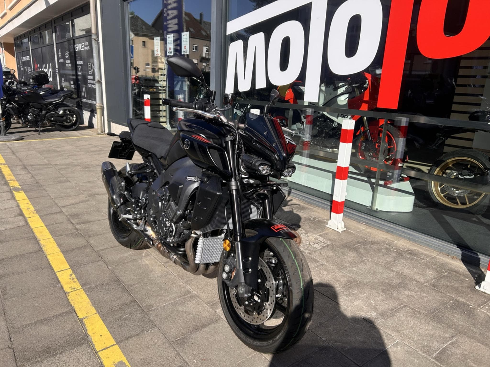 Yamaha MT10 AKRAPOVIC (2025) - Foto 3