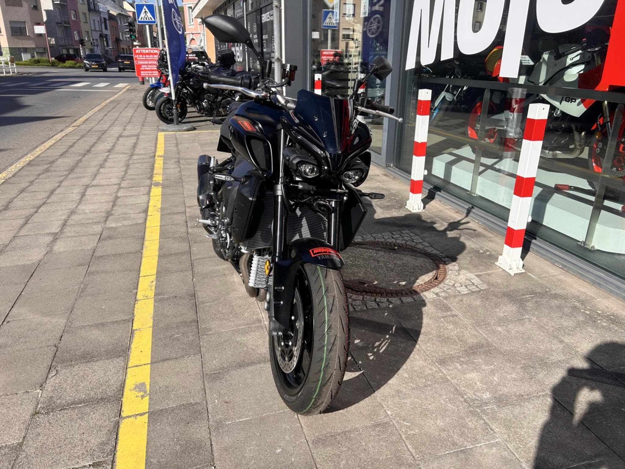 Yamaha MT10 AKRAPOVIC (2025) - Foto 4