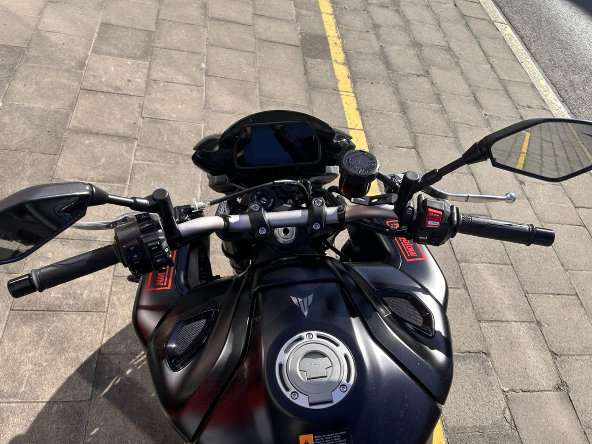 Yamaha MT10 AKRAPOVIC (2025) - Foto 7