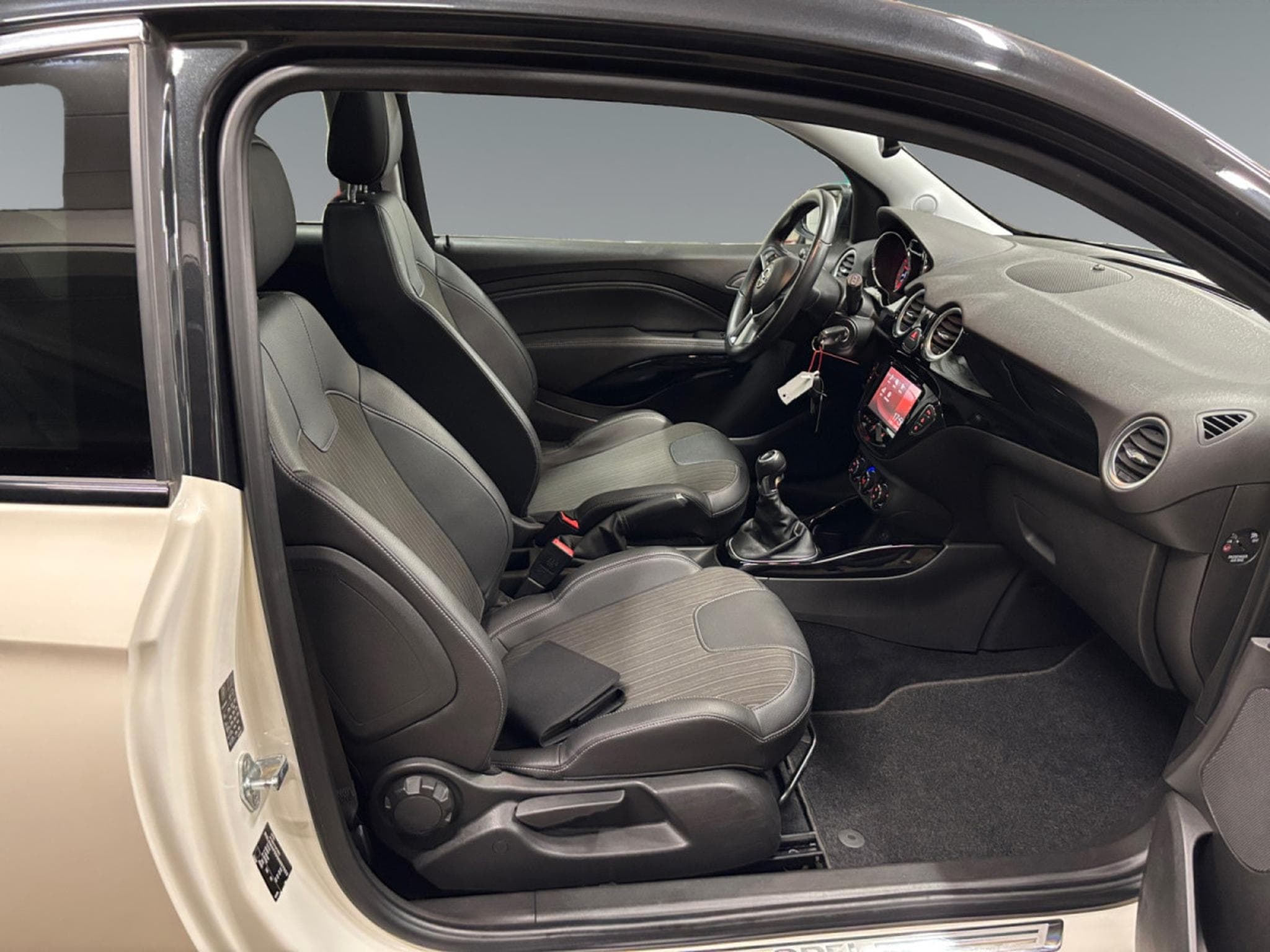 Opel Adam 1.0 Turbo Black Jack (2016) - Photo 10