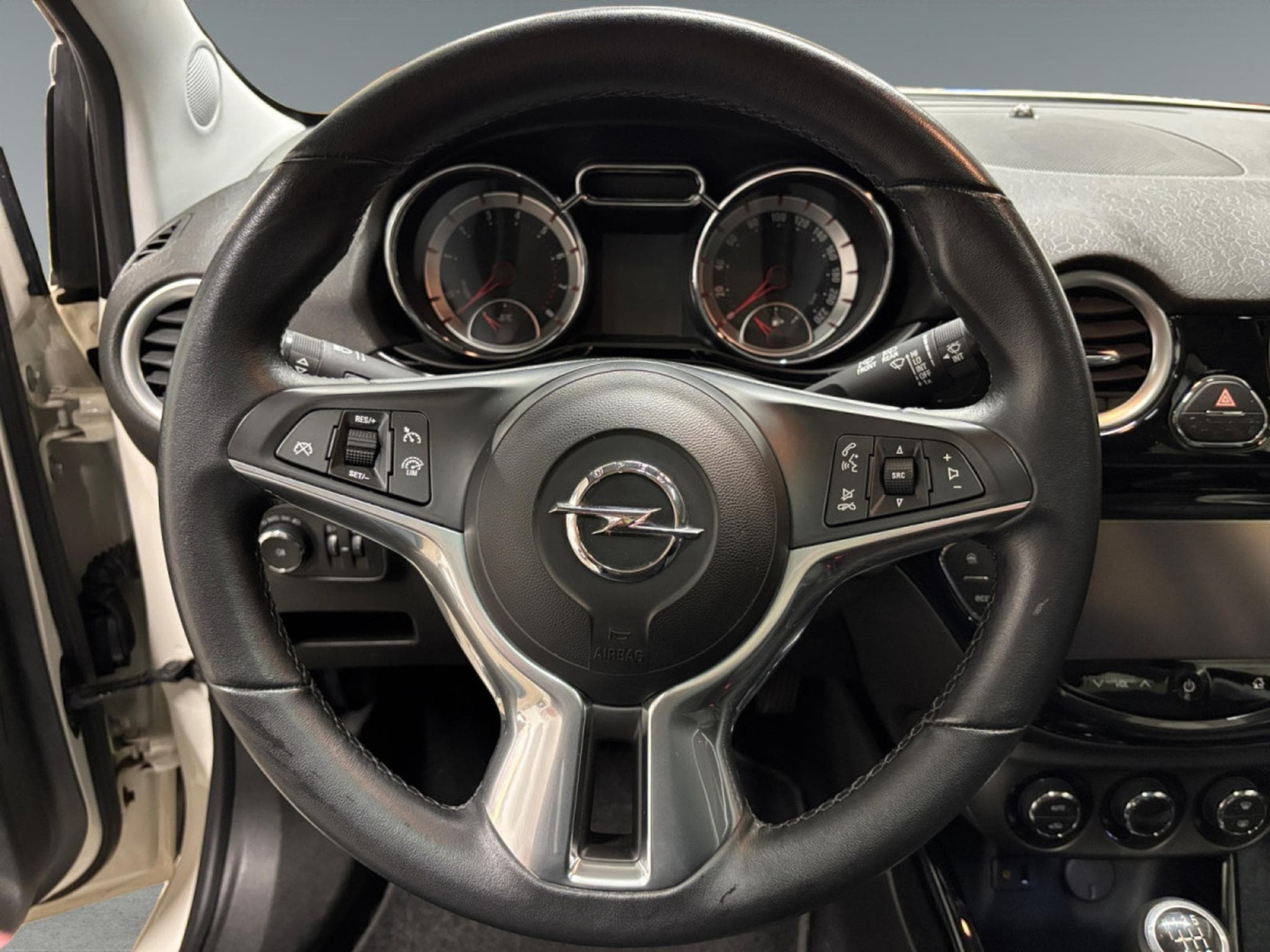 Opel Adam 1.0 Turbo Black Jack (2016) - Photo 13