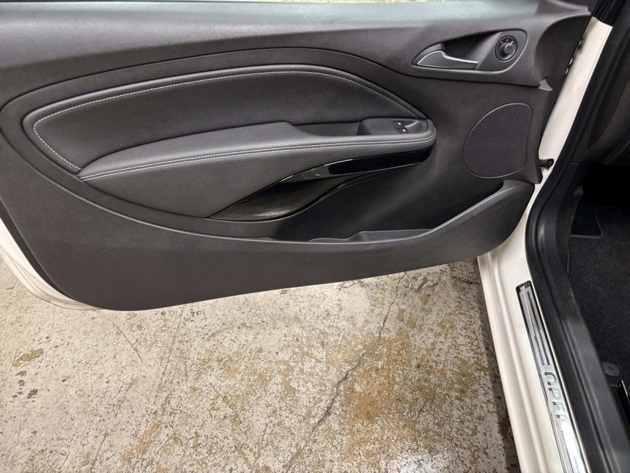 Opel Adam 1.0 Turbo Black Jack (2016) - Foto 18