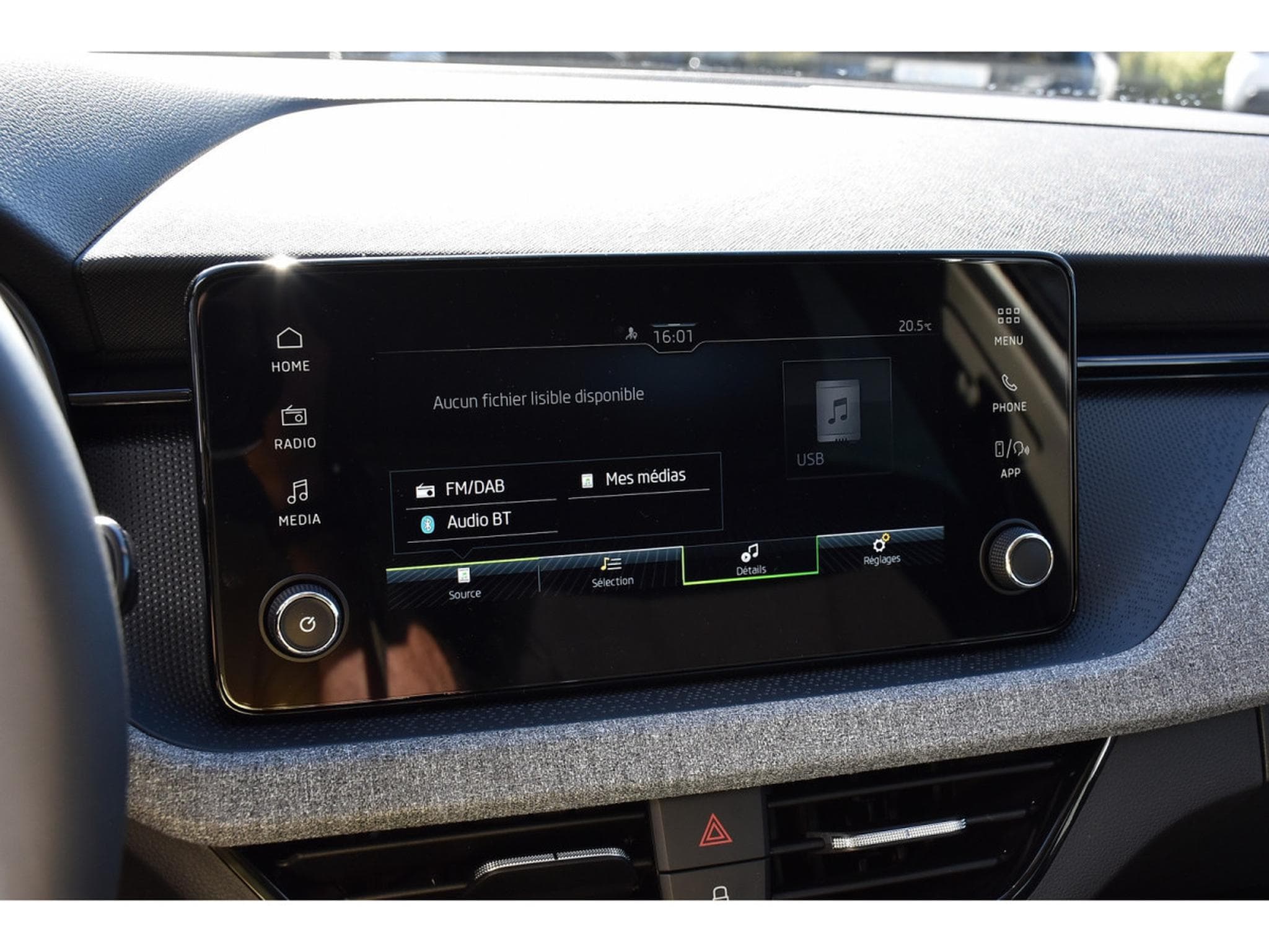 Skoda Kamiq 1.0 TSI 116 DSG Black Dots SG CHFF REGUL LANE LED NEUF (2025) - Photo 10