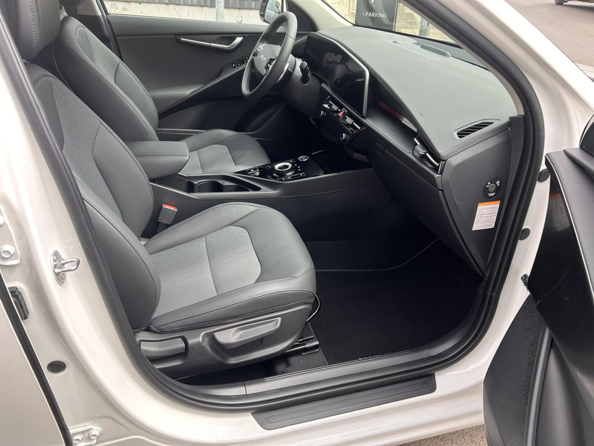 Kia Niro NIRO PULSE PHEV 1.6 GDI 183 DCT6 (2025) - Photo 11