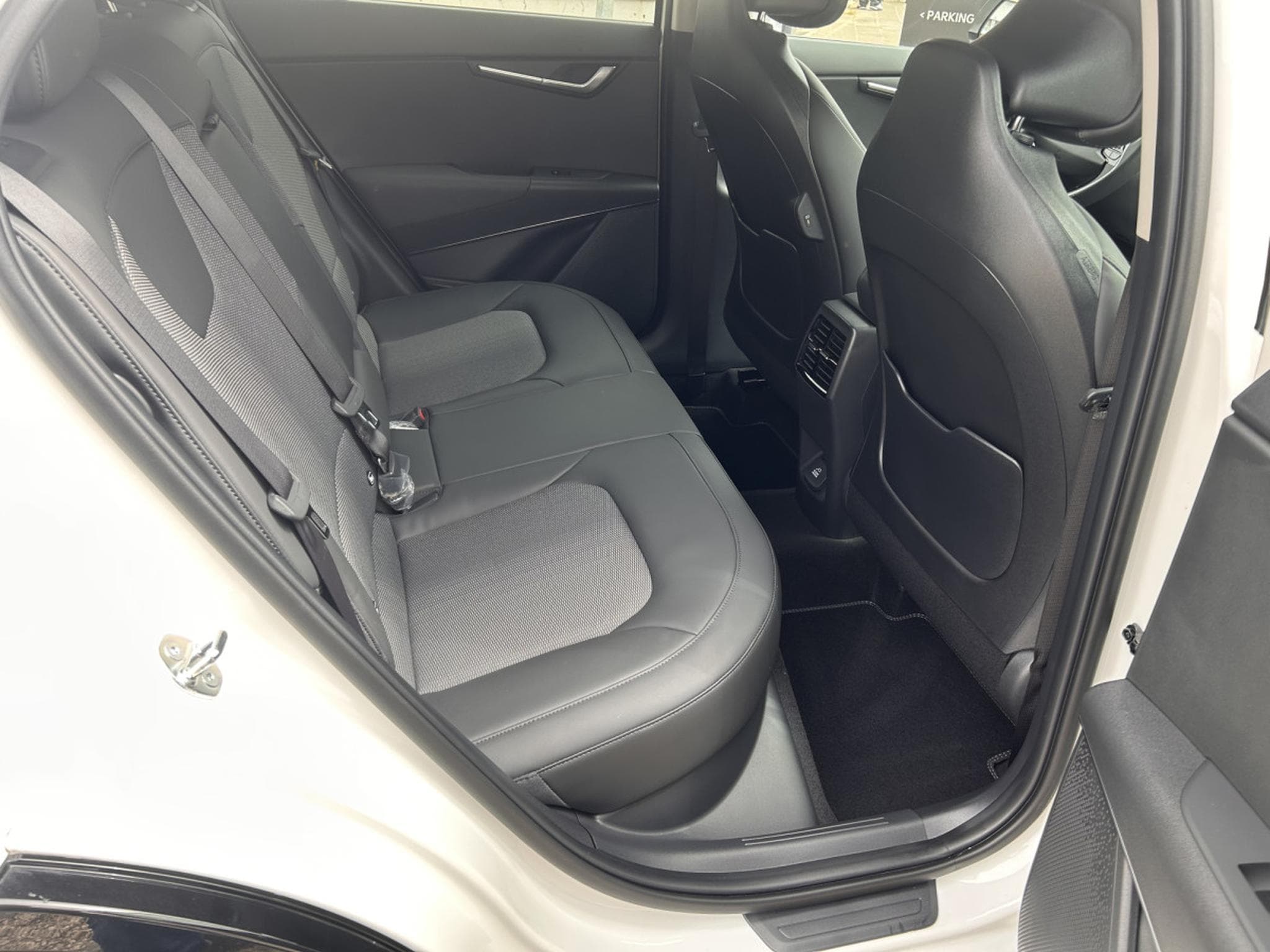 Kia Niro NIRO PULSE PHEV 1.6 GDI 183 DCT6 (2025) - Photo 12