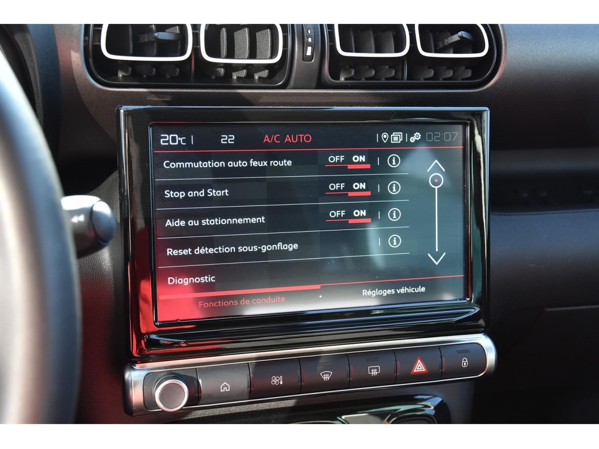 Citroën C3 Aircross 1.2 PureTech 110 MAX REGUL GPS LANE HUD GRIP CAM JA17 1°MAIN (2024) - Photo 13