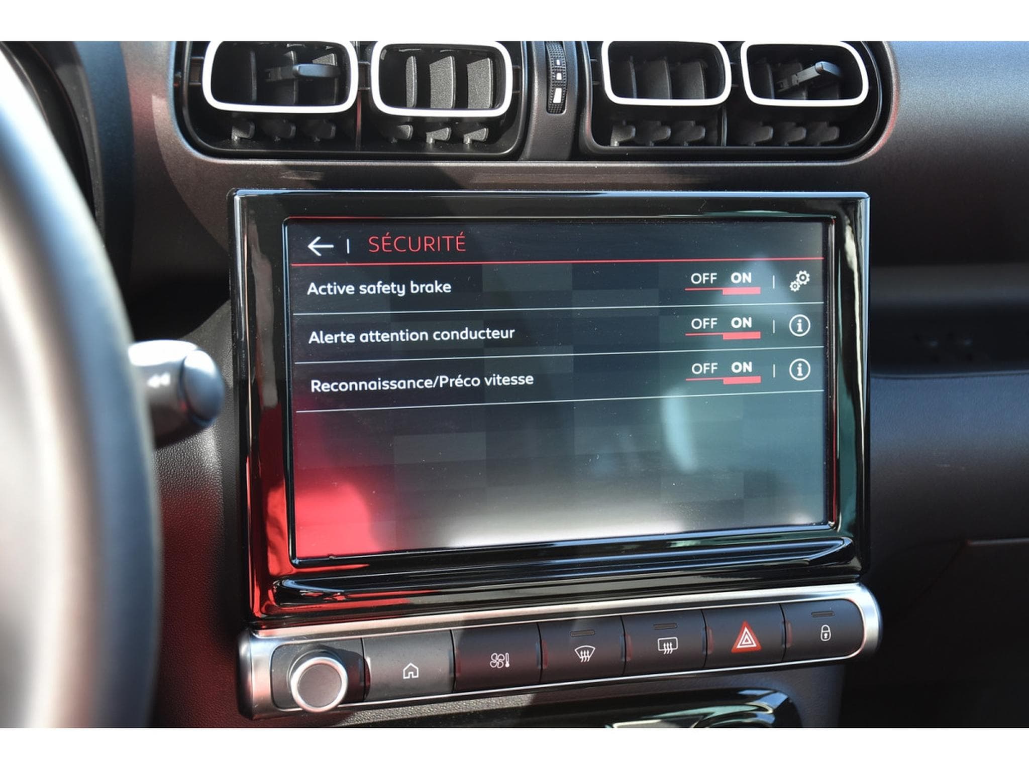 Citroën C3 Aircross 1.2 PureTech 110 MAX REGUL GPS LANE HUD GRIP CAM JA17 1°MAIN (2024) - Photo 14