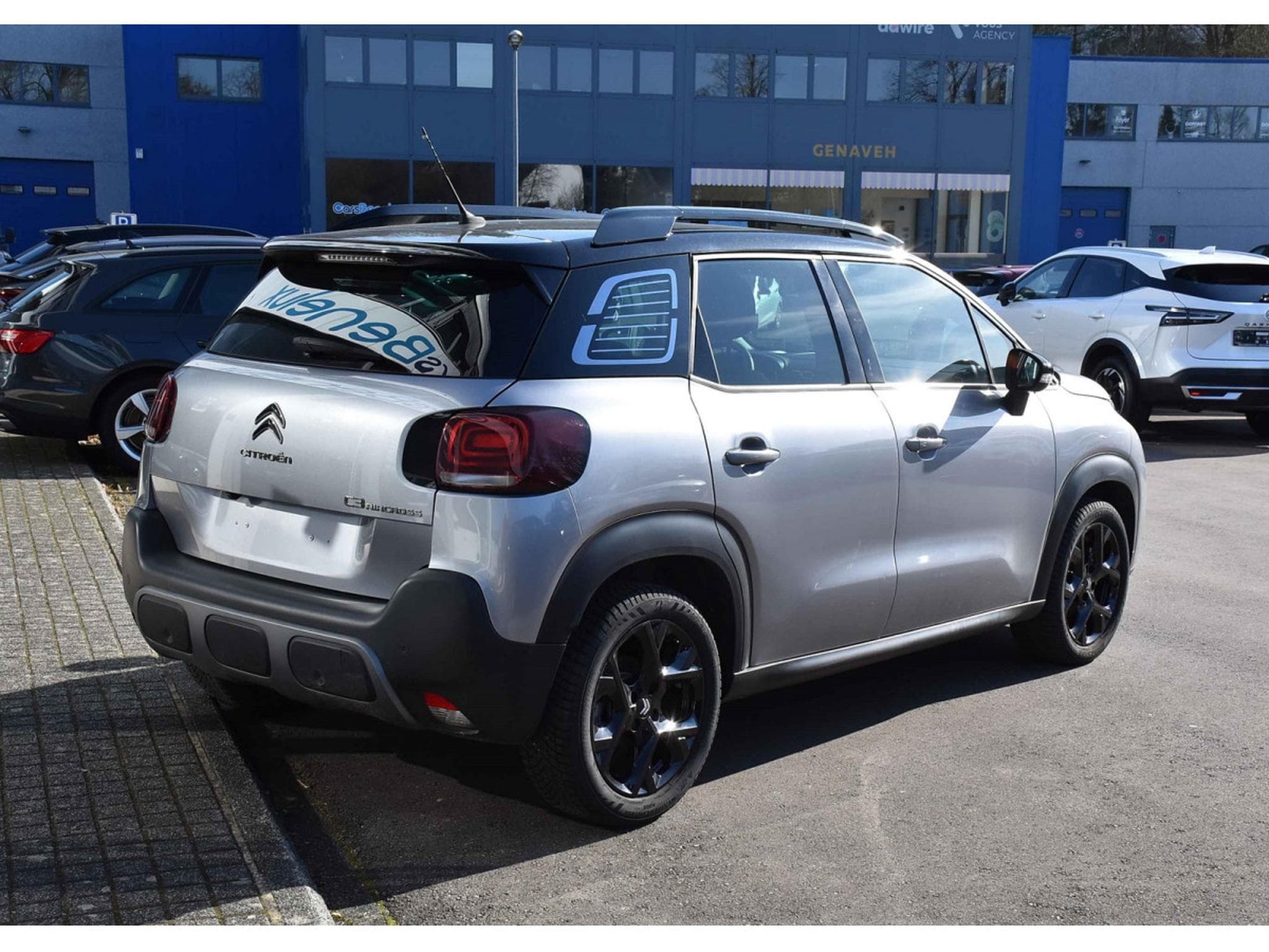 Citroën C3 Aircross 1.2 PureTech 110 MAX REGUL GPS LANE HUD GRIP CAM JA17 1°MAIN (2024) - Photo 4