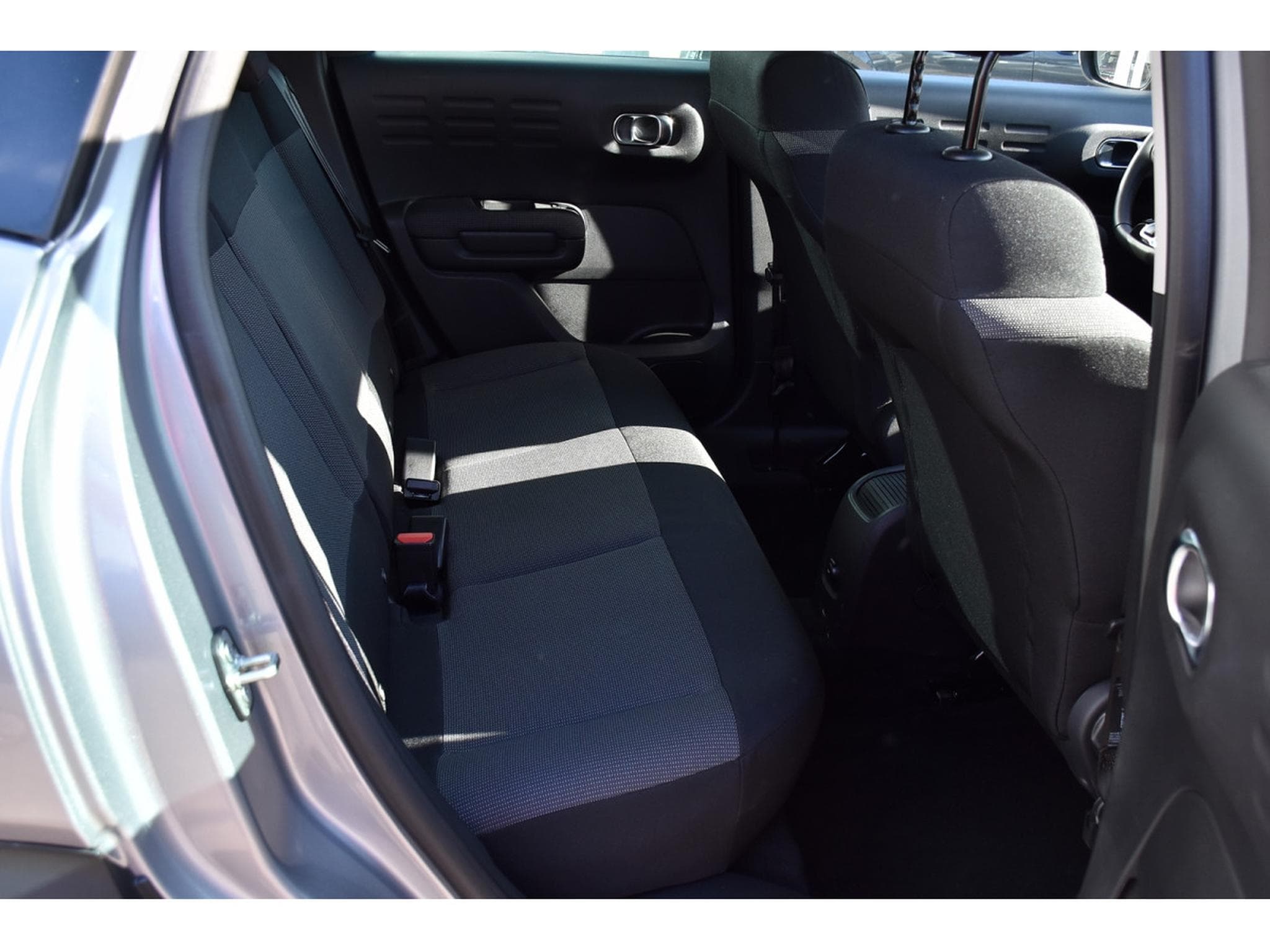 Citroën C3 Aircross 1.2 PureTech 110 MAX REGUL GPS LANE HUD GRIP CAM JA17 1°MAIN (2024) - Photo 8