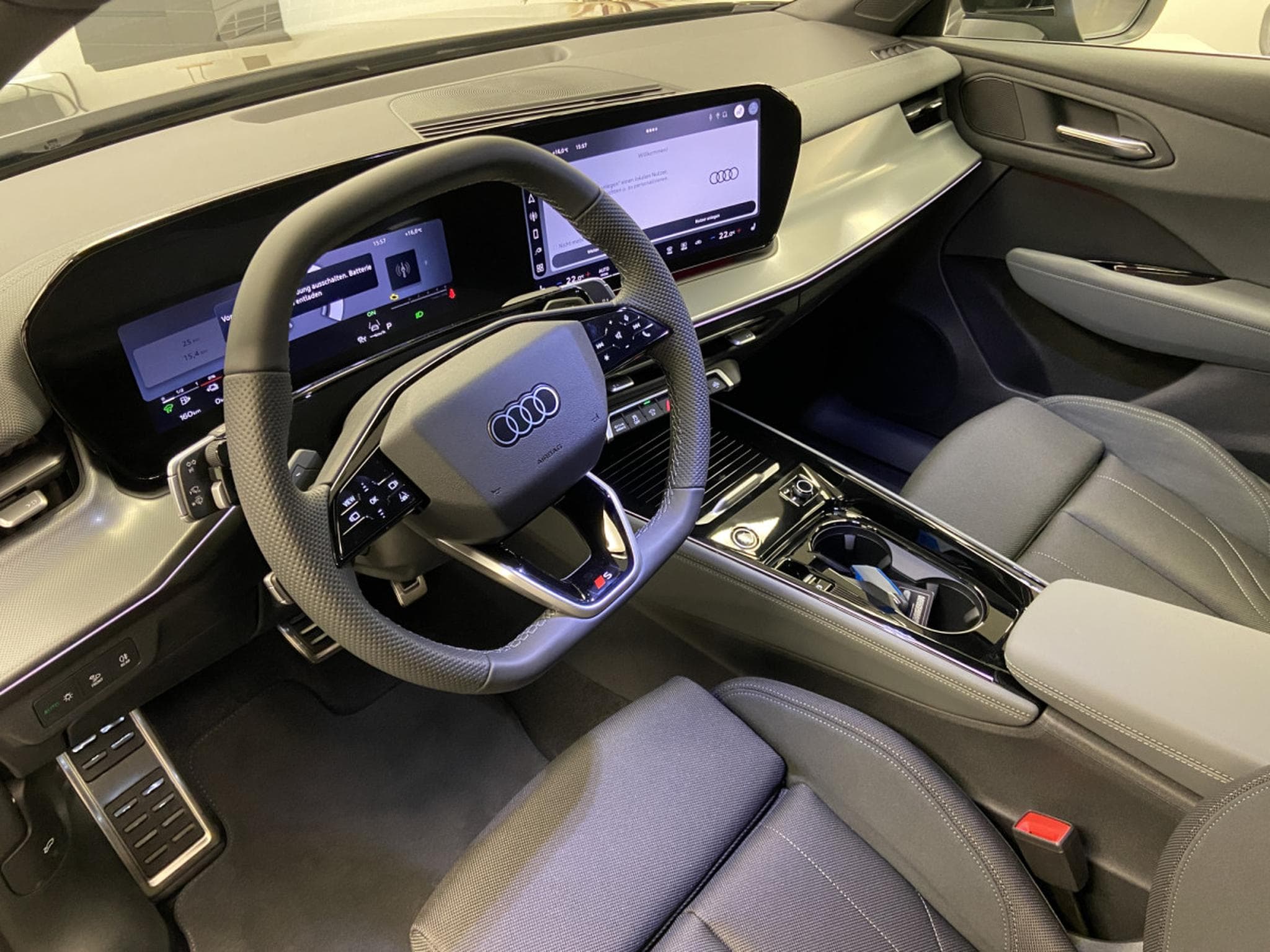 Audi Q3 Sportback e-hybrid 200kW / 272ch S tronic (2025) - Photo 2