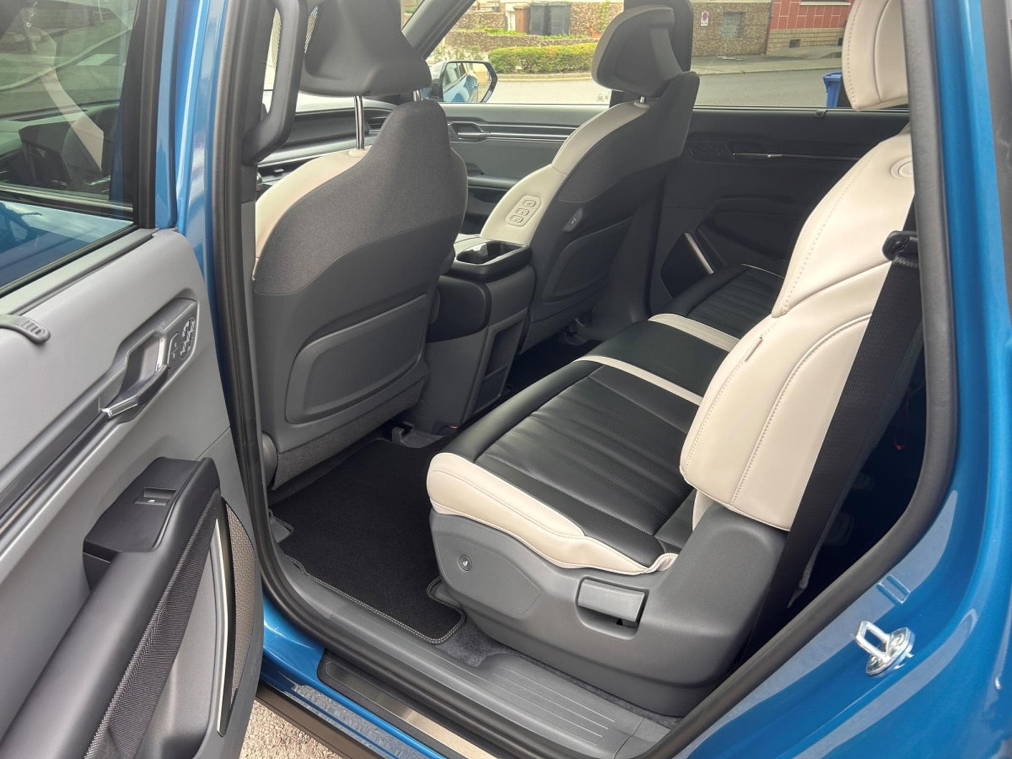 Kia EV9 GT Line 99,8 kWh AWD (2025) - Foto 11