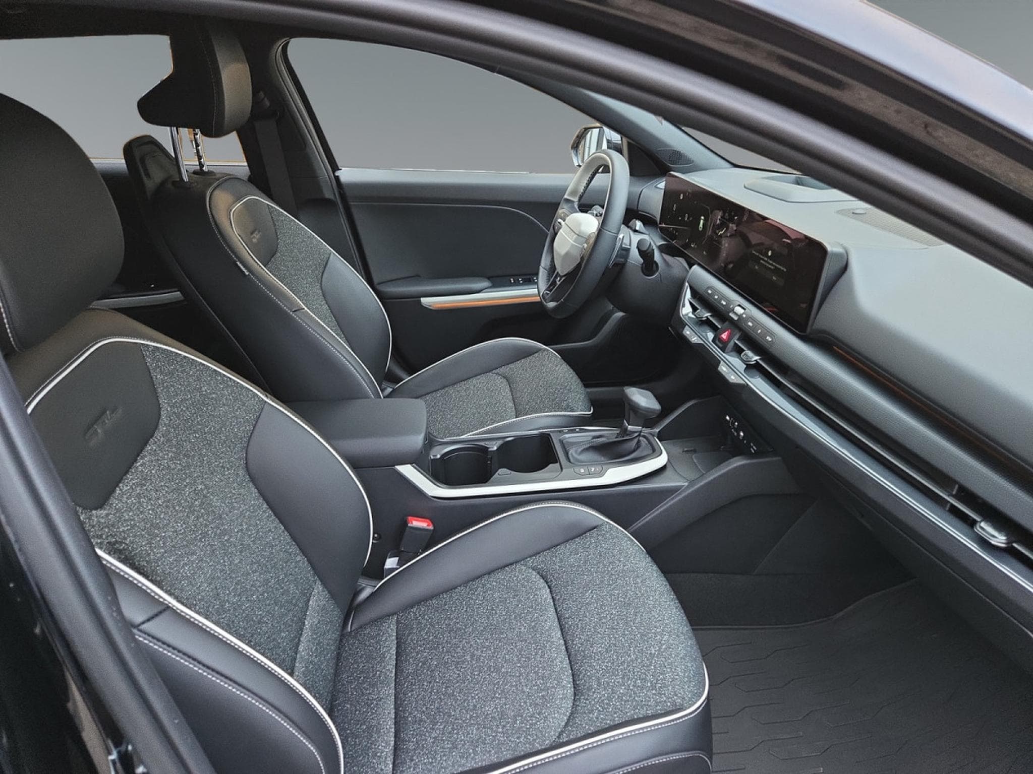 Kia K4 GT Line 1.6 T-GDI 110kW 150ch DCT7 (2026) - Photo 13