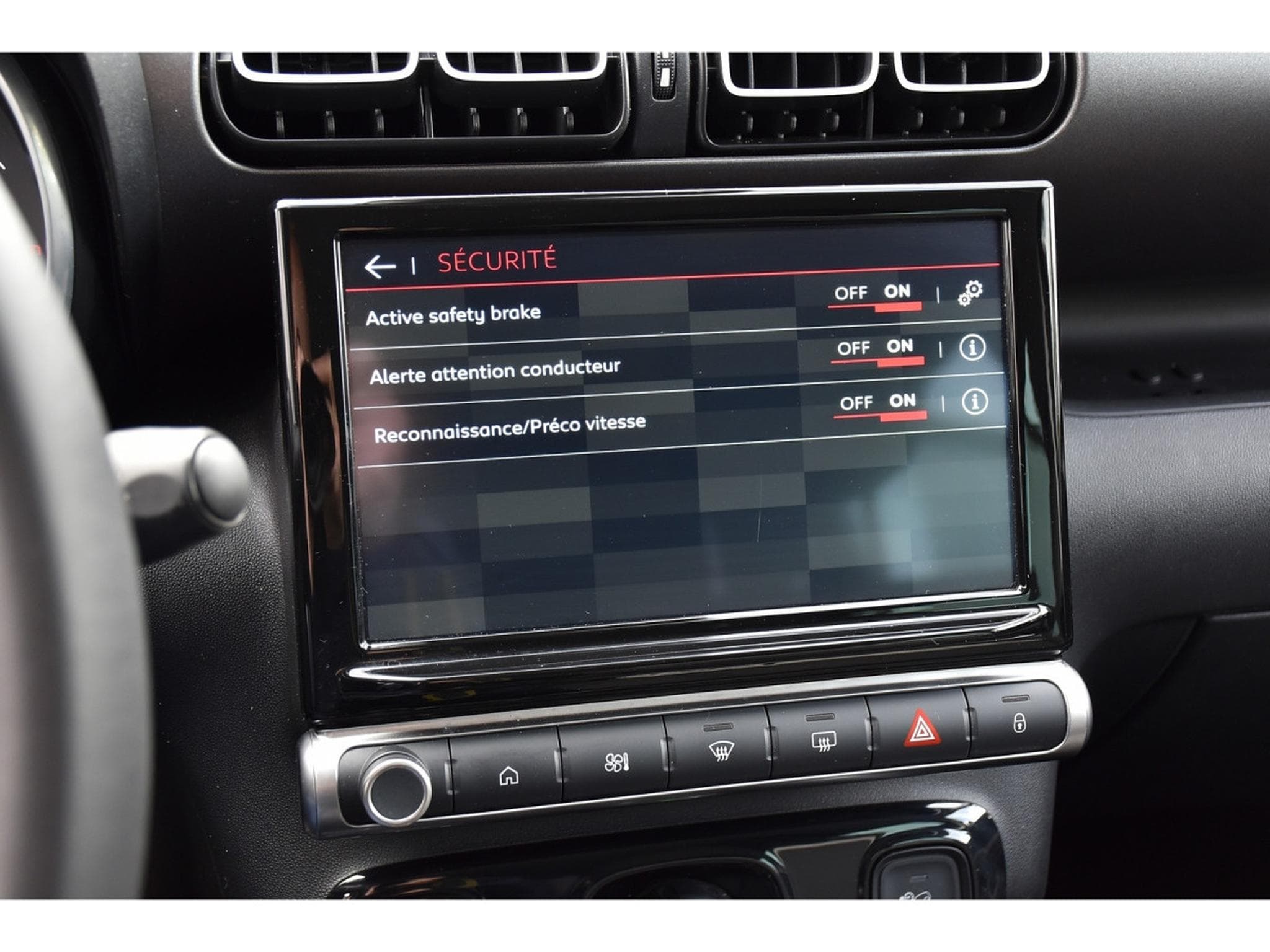 Citroën C3 Aircross 1.2 PureTech 110 MAX REGUL GPS LANE HUD GRIP CAM JA17 1°MAIN (2024) - Photo 14