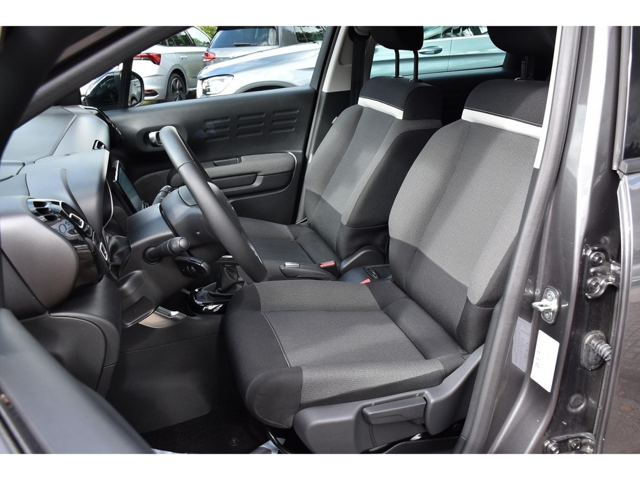 Citroën C3 Aircross 1.2 PureTech 110 MAX REGUL GPS LANE HUD GRIP CAM JA17 1°MAIN (2024) - Photo 6