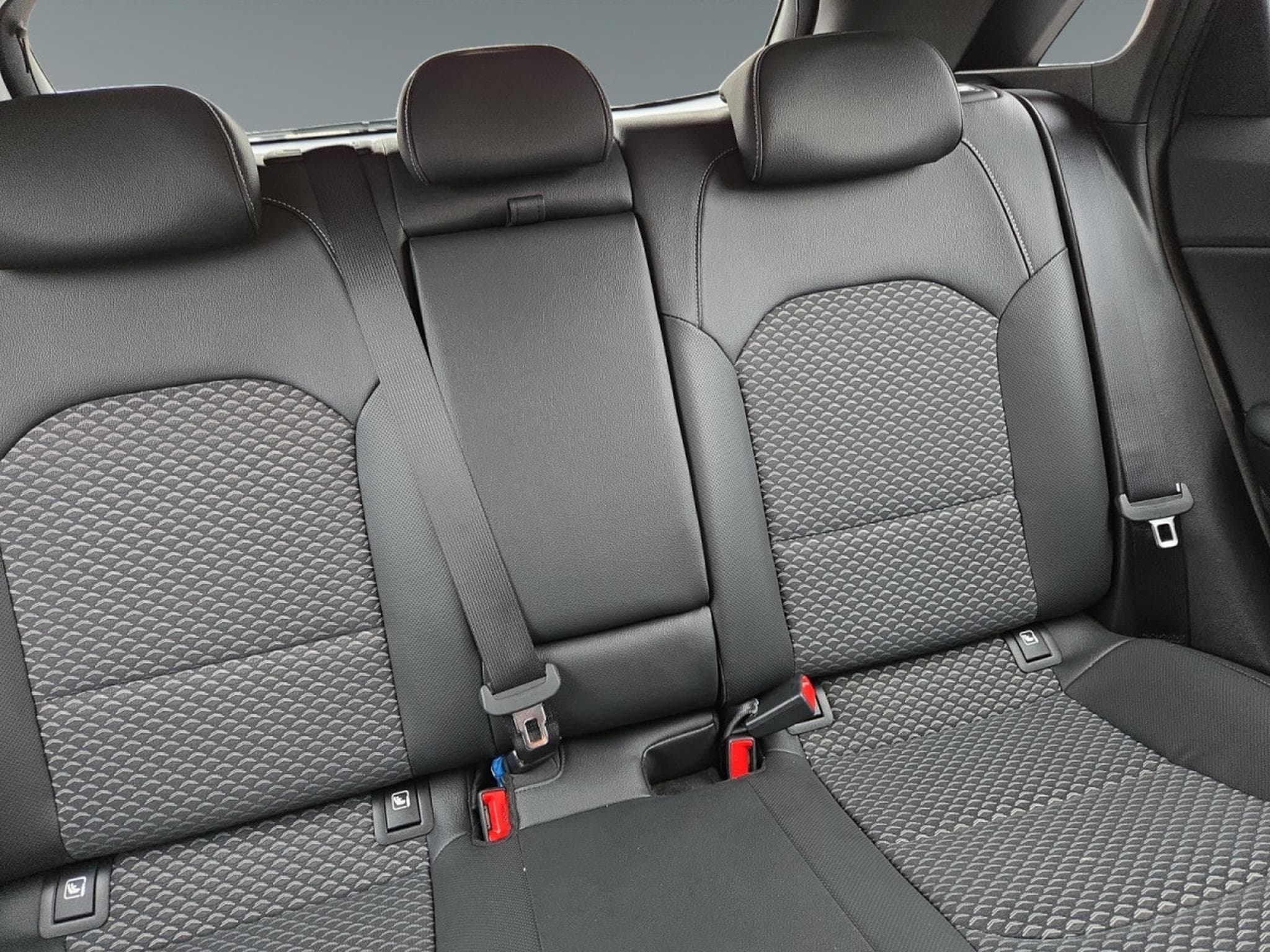 Kia Ceed Pulse 1.0 T-GDi 100 MHEV DCT7 (2025) - Foto 17
