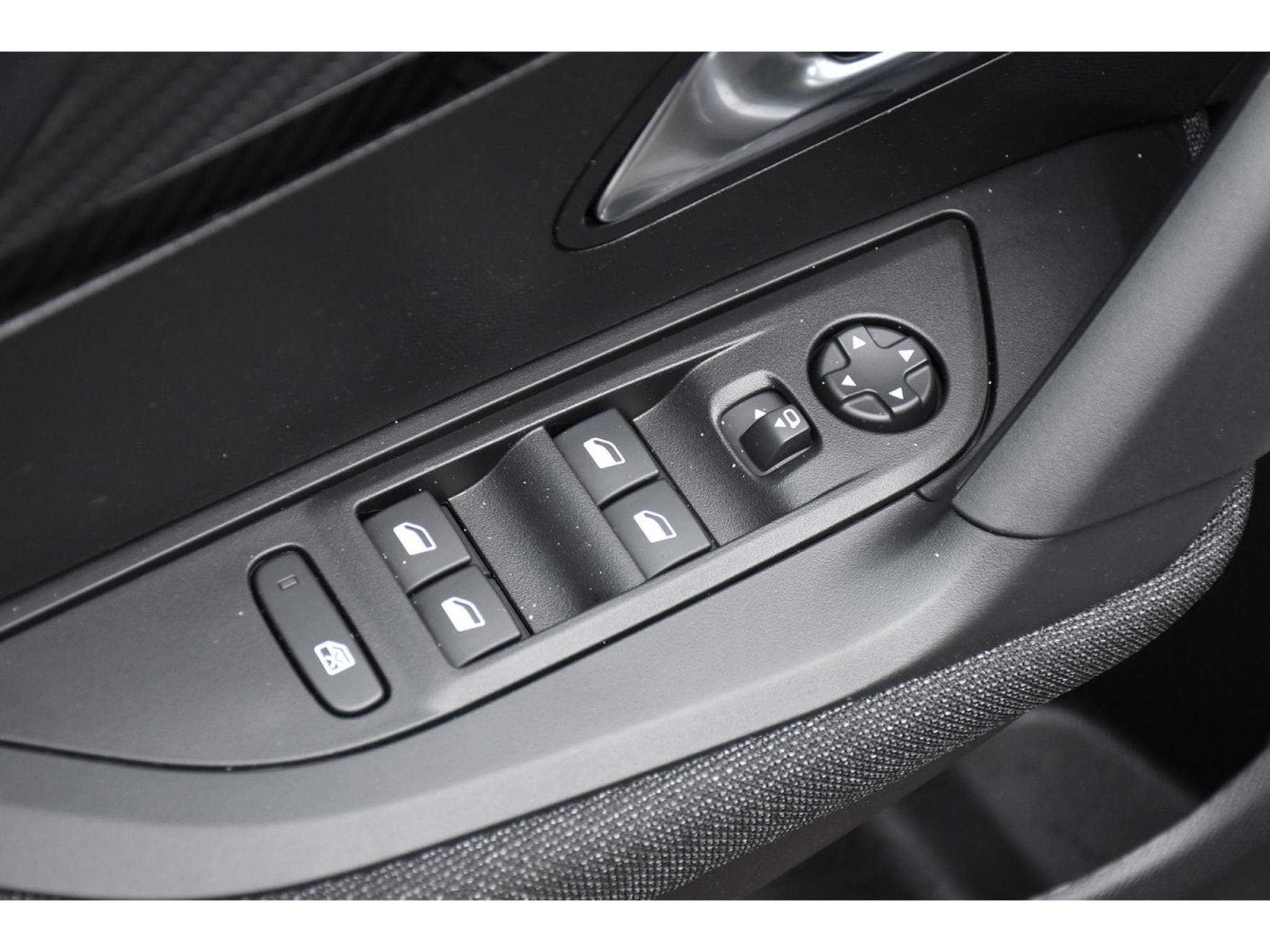 Peugeot 2008 1.2 PureTech Style REGUL SMARTPHONE LANE PDC 1° MAIN (2025) - Photo 16