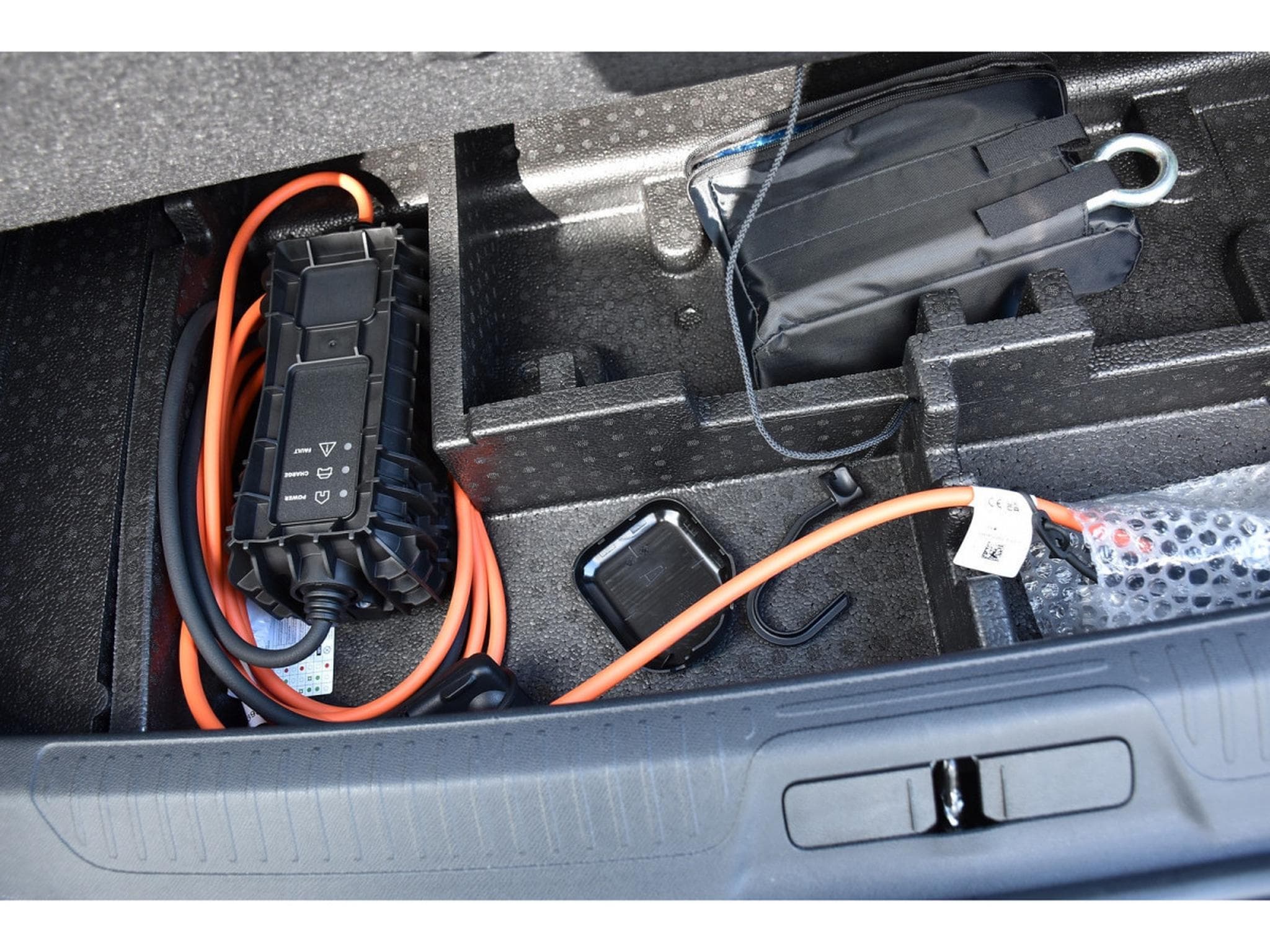 Peugeot 408 1.6 PHEV Hybride EAT8 Allure GPS LANE CAM360 1° MAIN (2024) - Photo 24