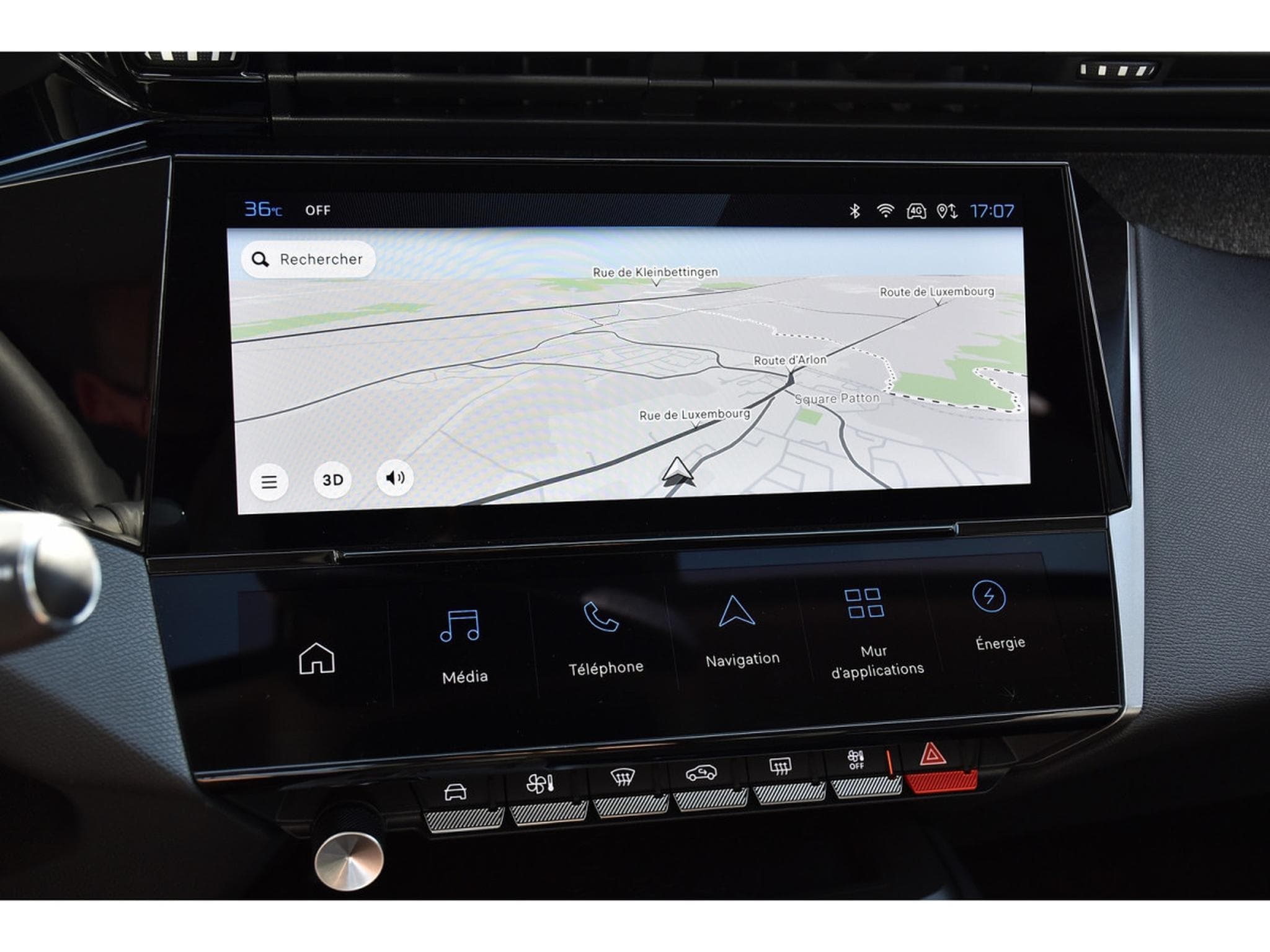 Peugeot 408 1.6 PHEV Hybride EAT8 Allure GPS LANE CAM360 1° MAIN (2024) - Photo 9