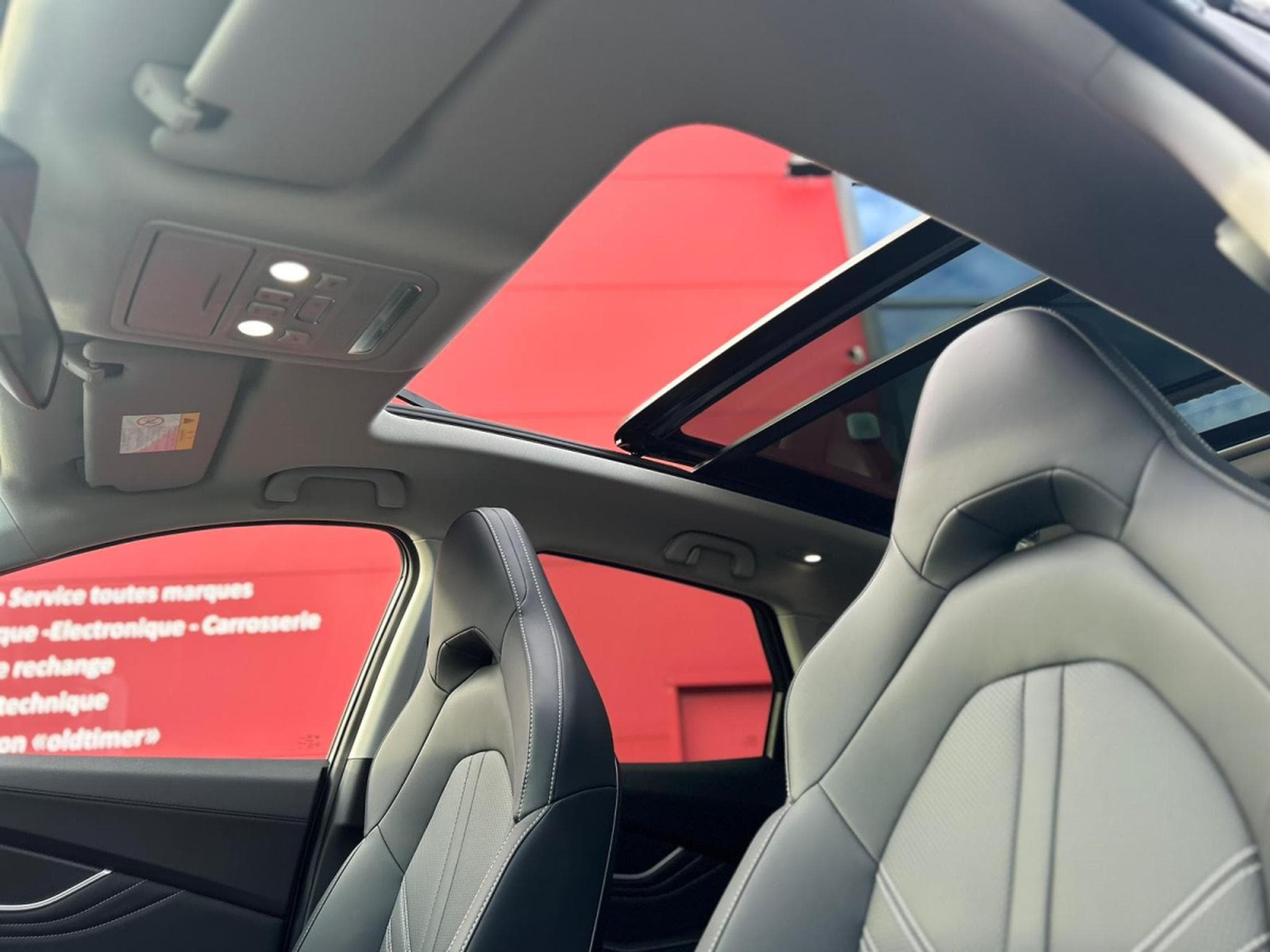 Forthing T5 EVO 1.5 TURBO AUTO FULL OPTIONS (2026) - Foto 11