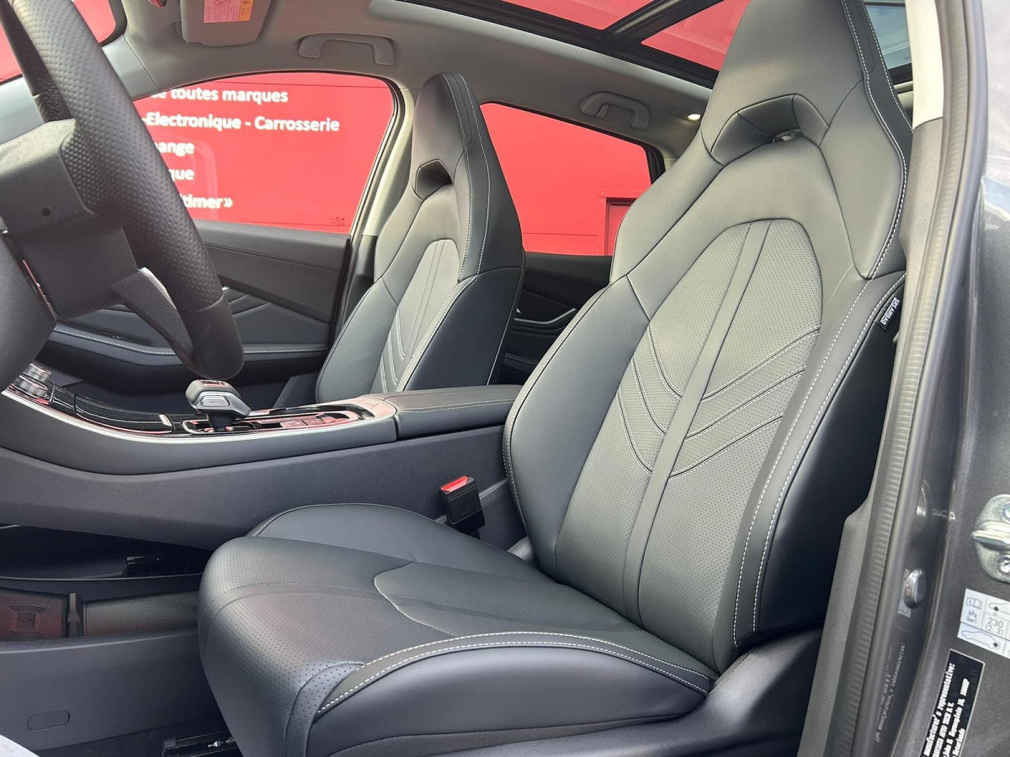 Forthing T5 EVO 1.5 TURBO AUTO FULL OPTIONS (2026) - Foto 7