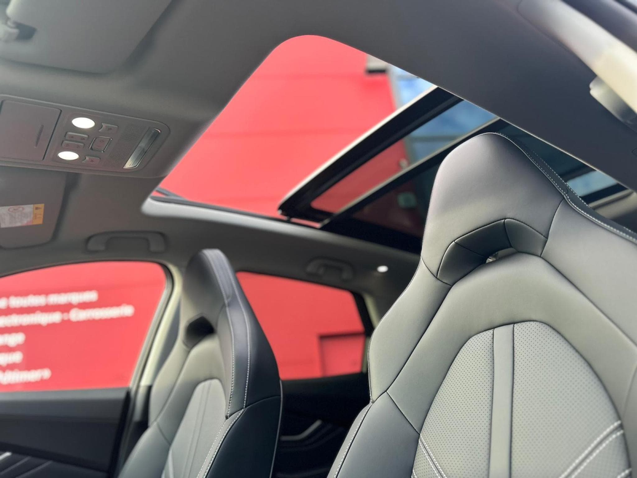 Forthing T5 EVO 1.5 TURBO AUTO FULL OPTIONS (2026) - Foto 9