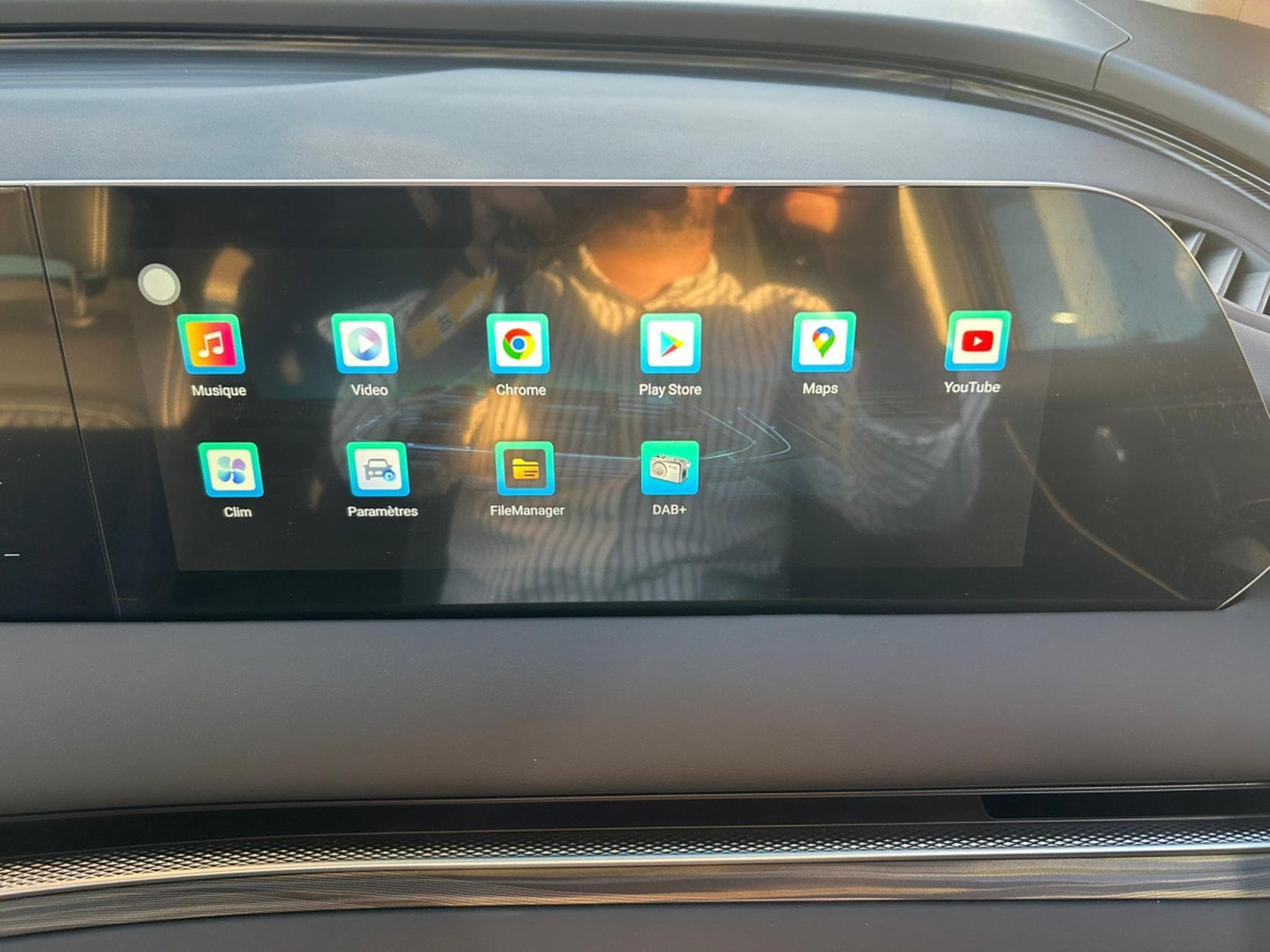 Forthing U-Tour FORTHING 9 HEV 7 PLACES FULL OPTIONS (2026) - Photo 23