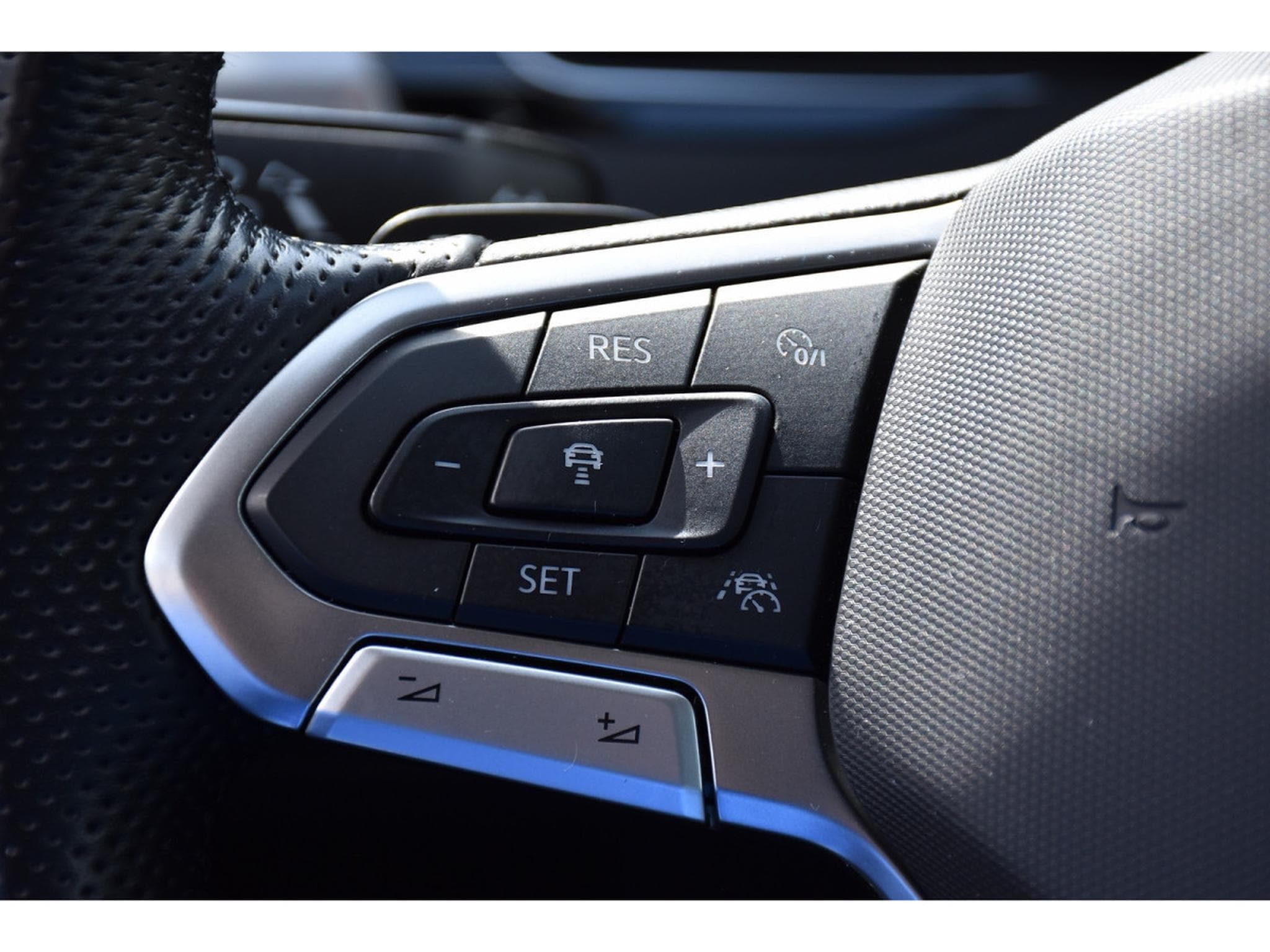 VW Passat GTE 1.4 eHybrid DSG ACC TRAVEL GPS PRO CAM PARK ATT RMQ (2021) - Foto 19