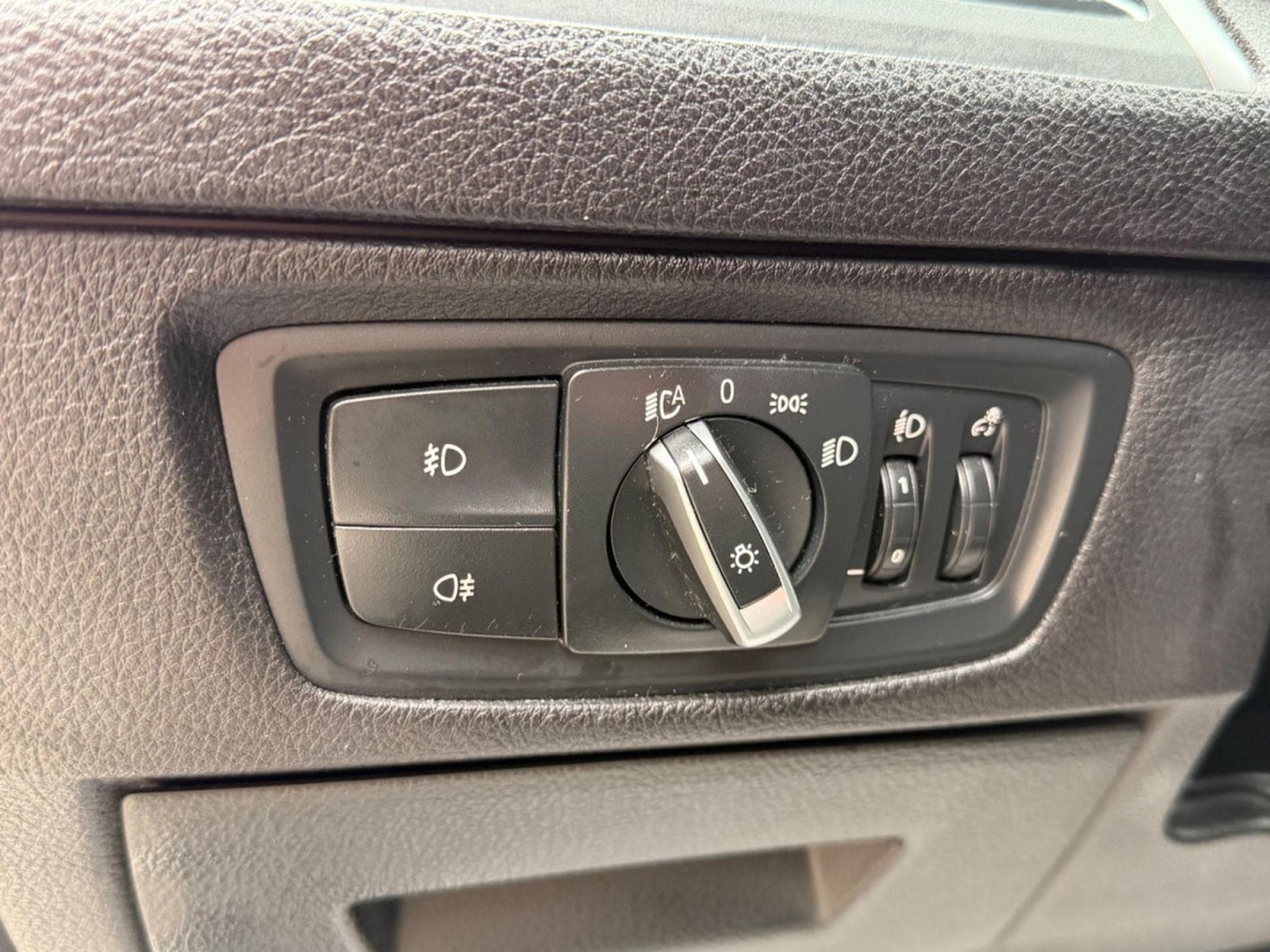 BMW 118 d 150 PS/ xDrive Advantage/LED/NAVI/ (2019) - Foto 12