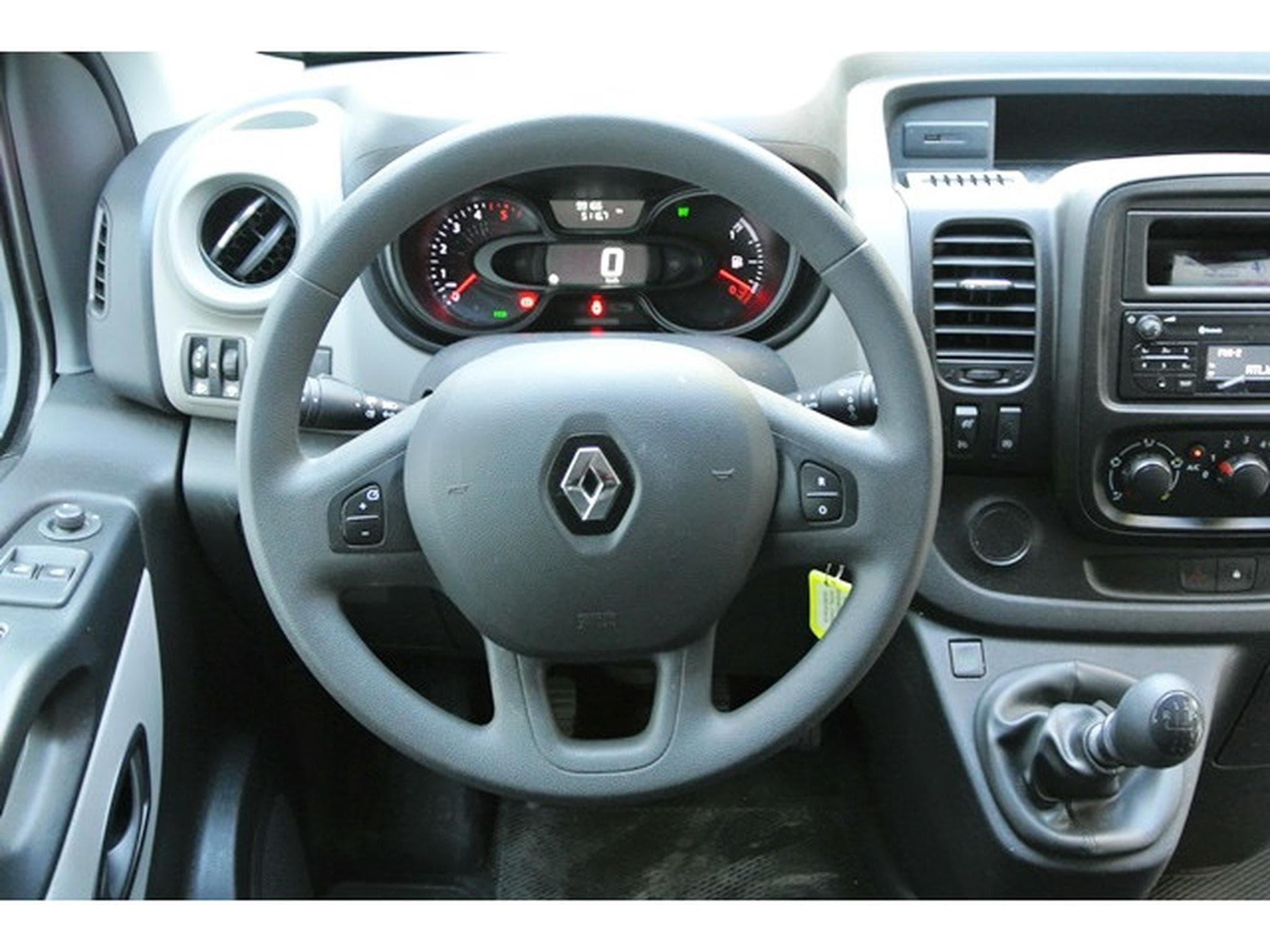 Renault Trafic LOCATION 1.6 DCI 120 9 PLACES - LOCATION RENAULT TRAFIC 9 PL (2019) - Foto 3