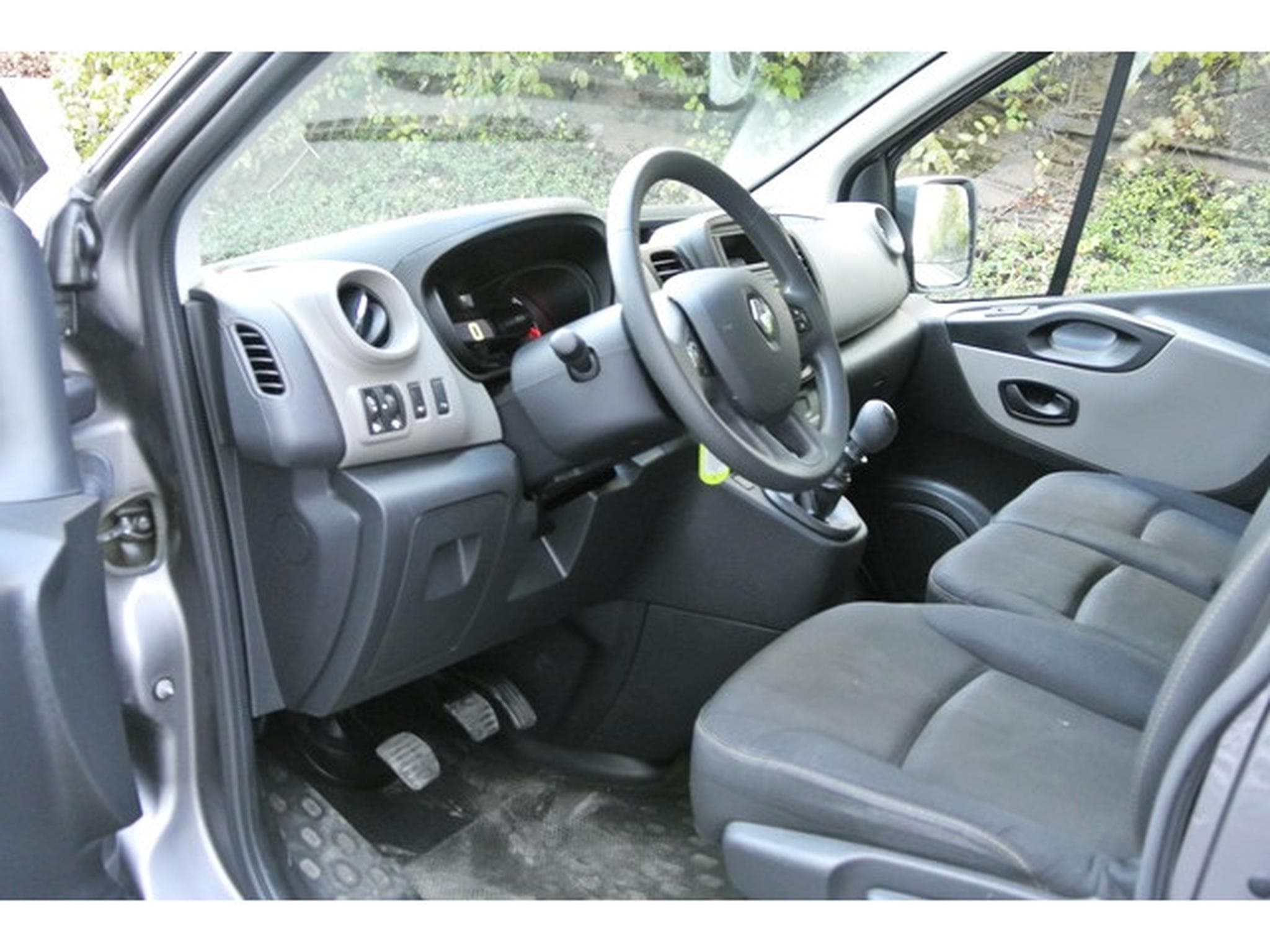 Renault Trafic LOCATION 1.6 DCI 120 9 PLACES - LOCATION RENAULT TRAFIC 9 PL (2019) - Foto 9