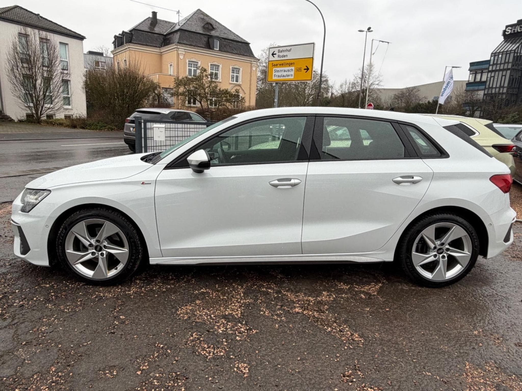 Audi A3 Sportback 35TFSI S line/SCHECKHEFT/UNFALLFREI (2021) - Foto 3