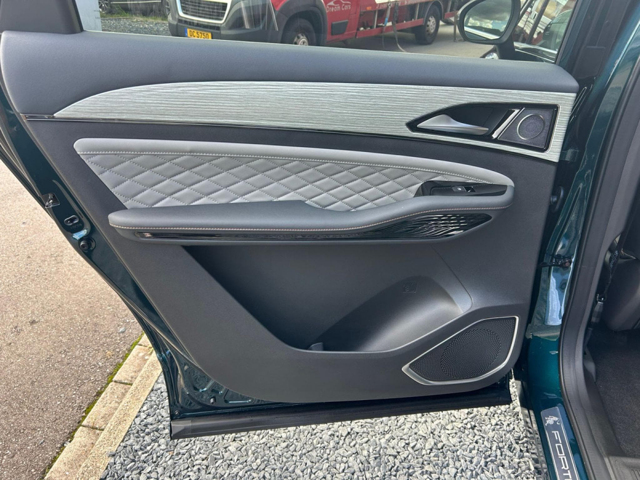 Forthing U-Tour FORTHING 4 U TOUR 7 PLACES (2026) - Photo 16