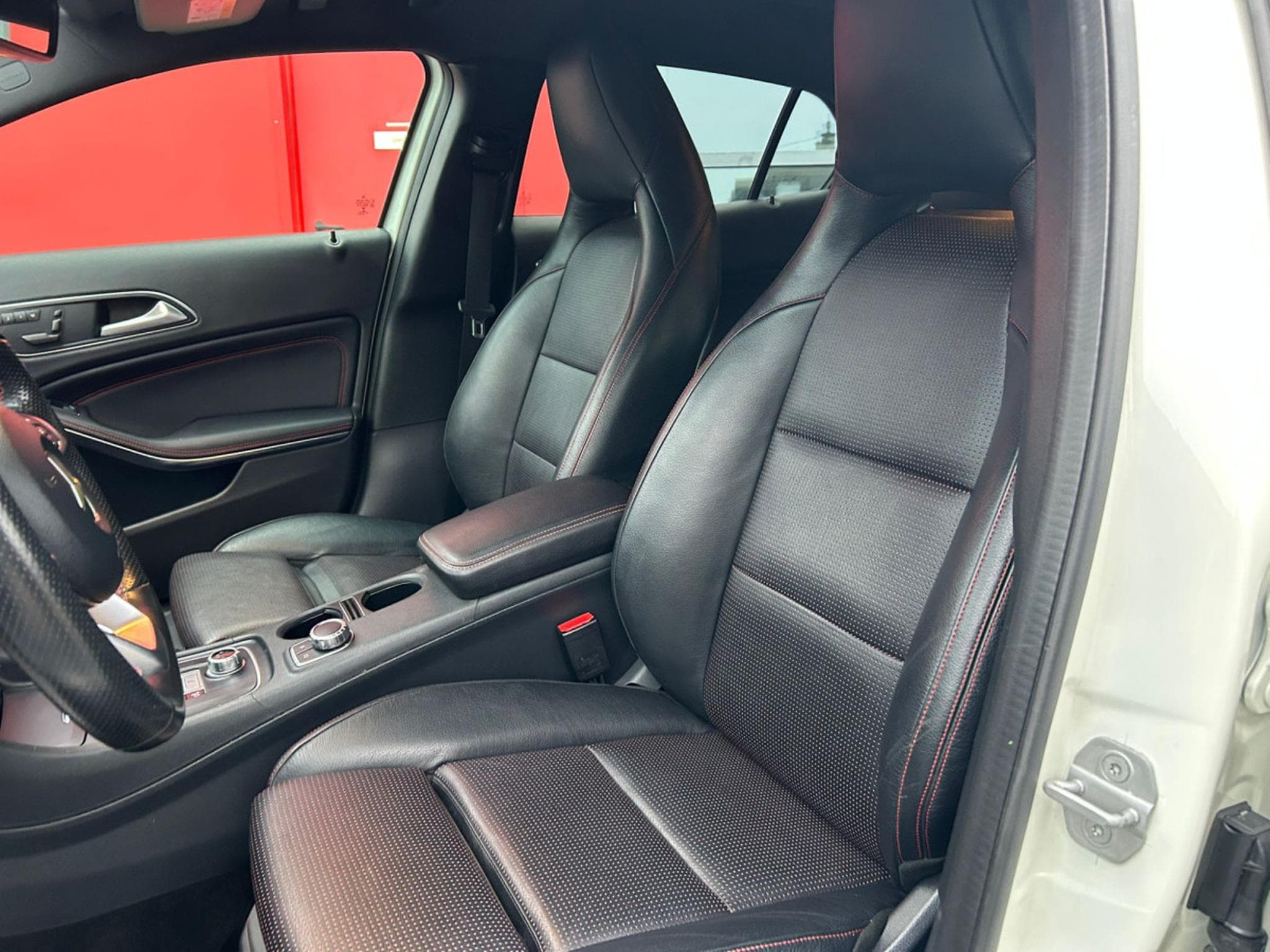 Mercedes GLA 45 AMG 4MATIC (2016) - Photo 10