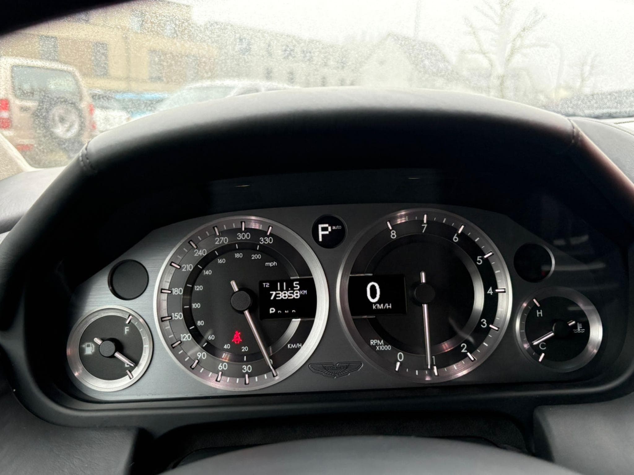 Aston-Martin DB9 BLACK SERIES (2010) - Photo 14