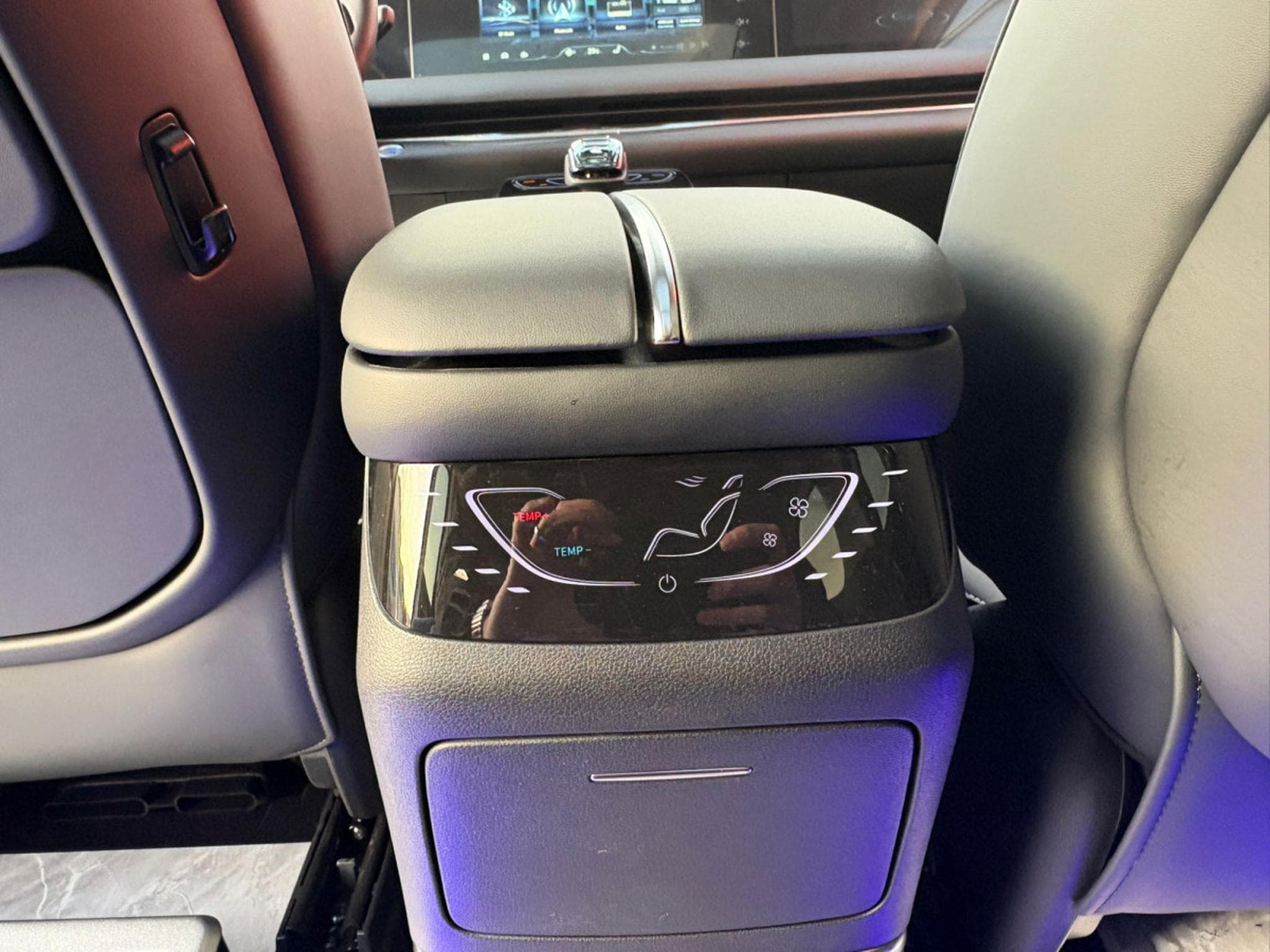 Forthing U-Tour FORTHING 9 PHEV 7 PLACES FULL OPTIONS (2026) - Photo 17