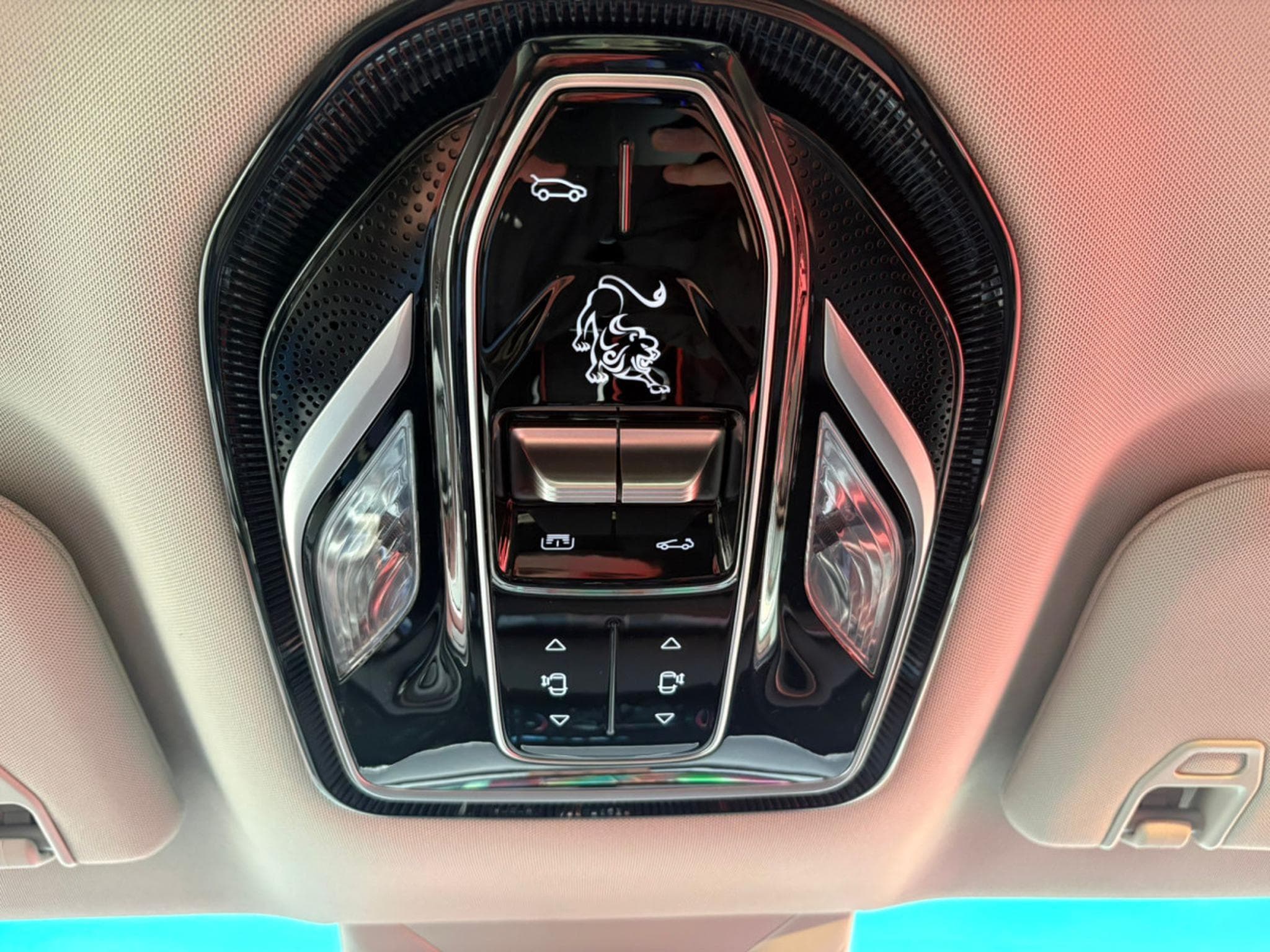 Forthing U-Tour FORTHING 9 PHEV 7 PLACES FULL OPTIONS (2026) - Photo 23