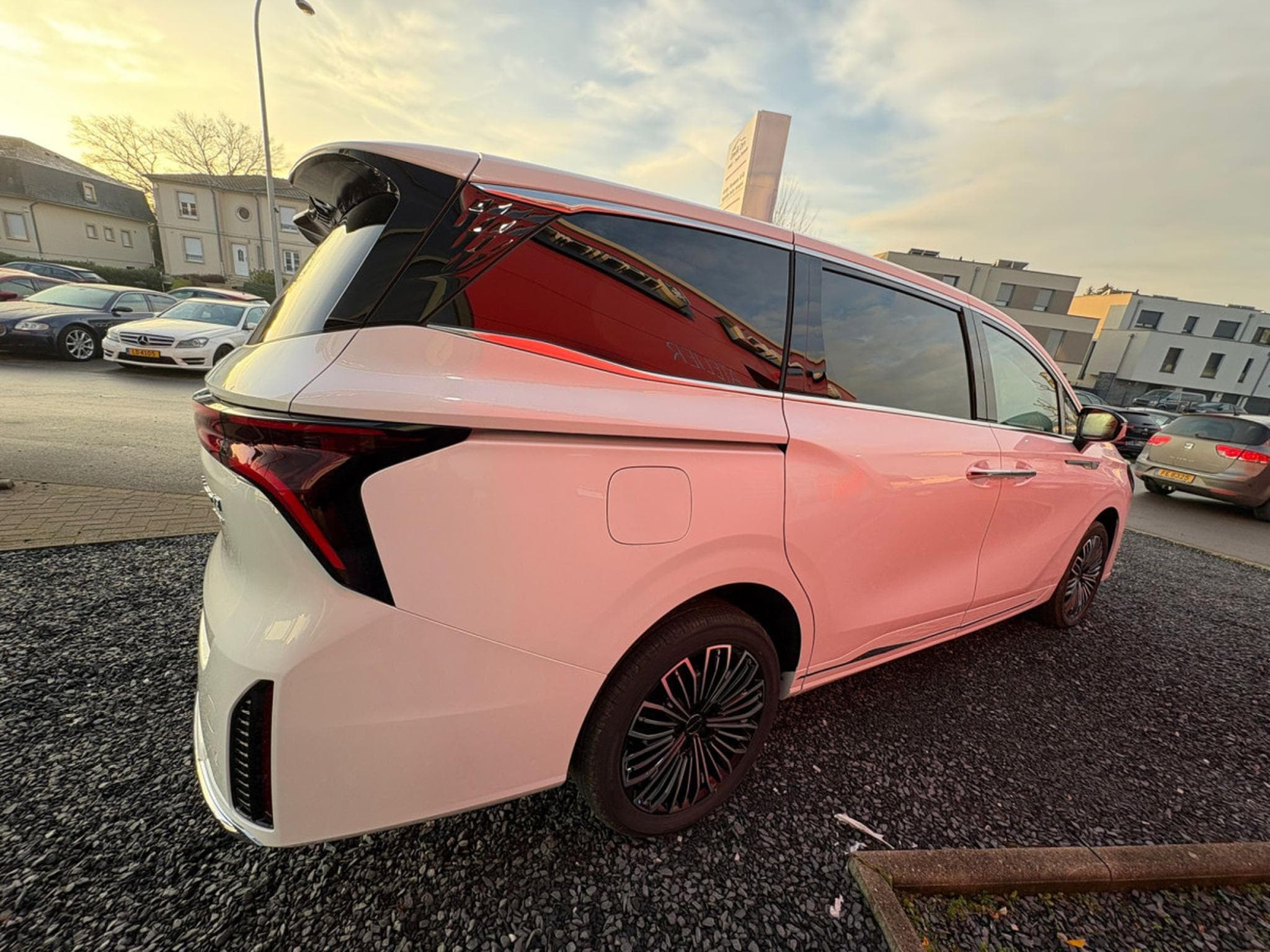 Forthing U-Tour FORTHING 9 PHEV 7 PLACES FULL OPTIONS (2026) - Photo 4