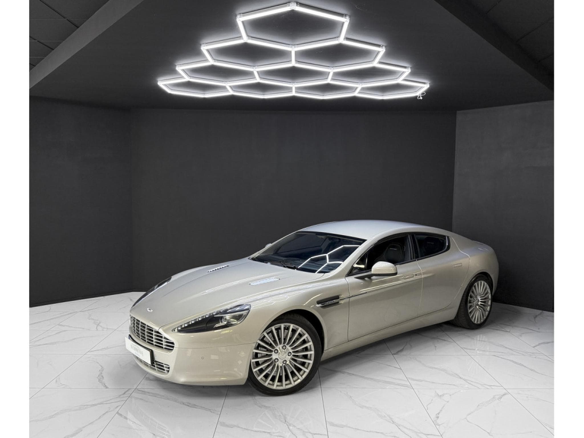 Aston-Martin Rapide V12 6.0 477ch (2011) - Photo 1