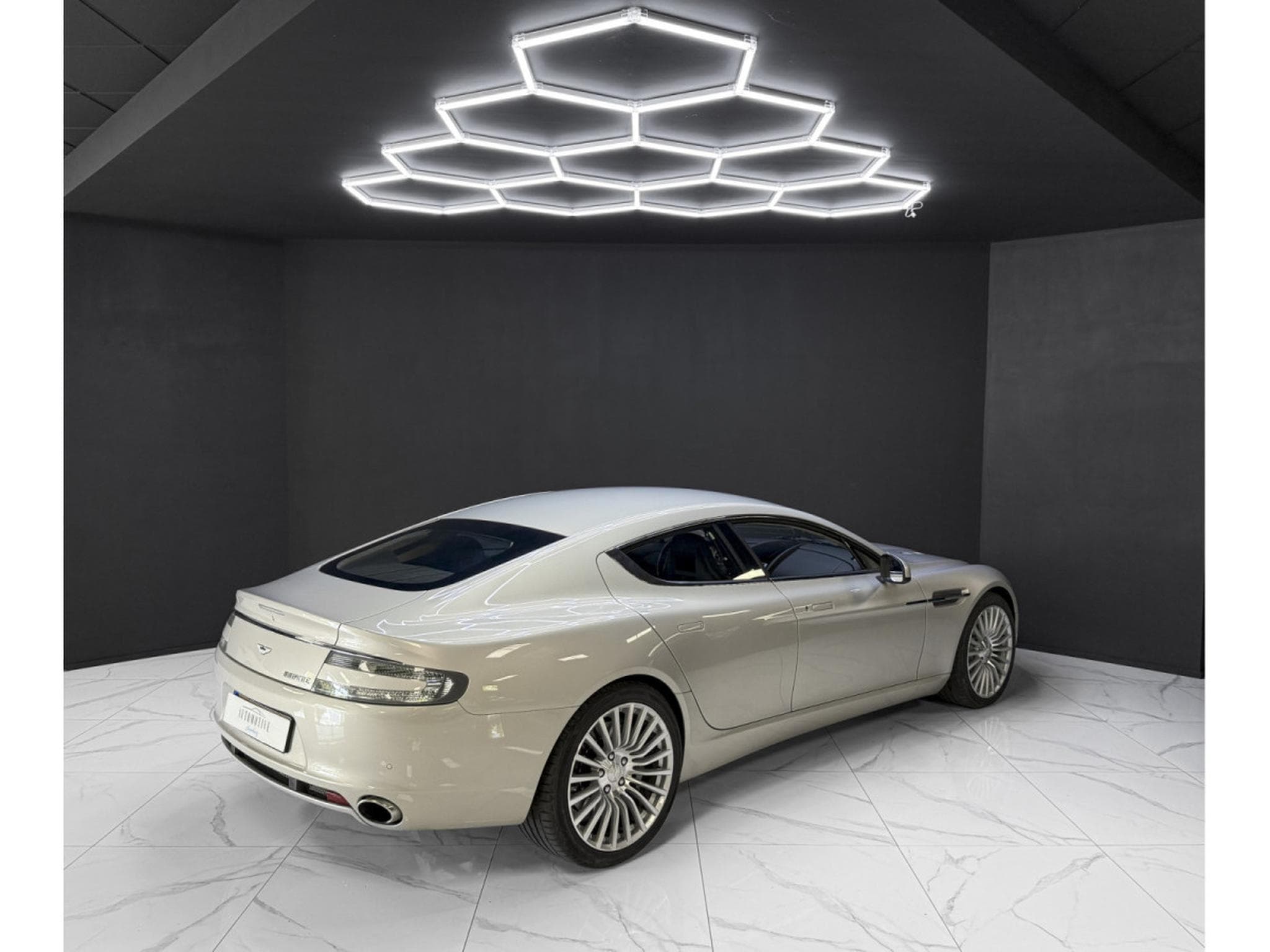 Aston-Martin Rapide V12 6.0 477ch (2011) - Photo 5