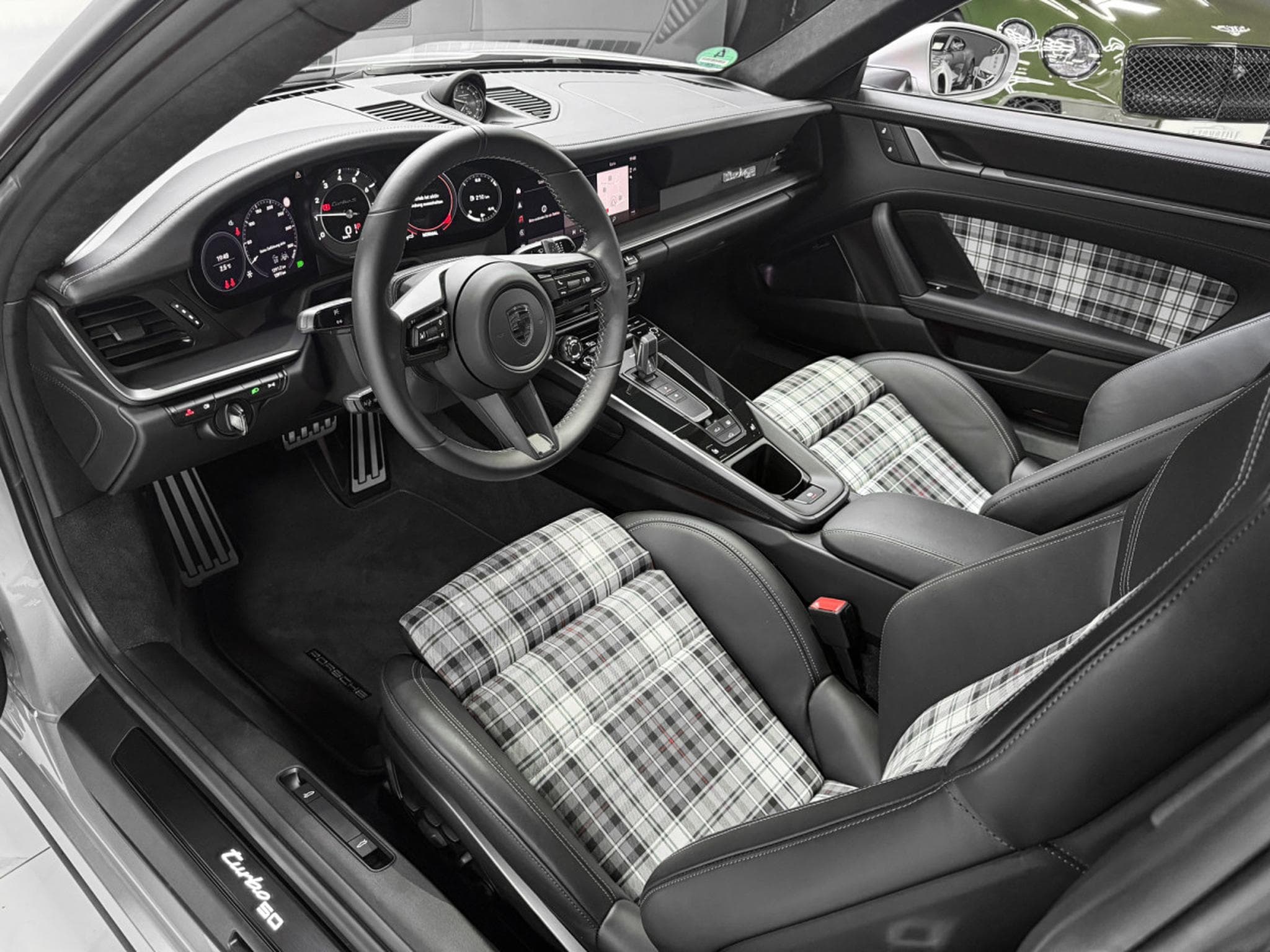 Porsche 911 TURBO 50 YEARS - FULL OPTIONS (2025) - Photo 10