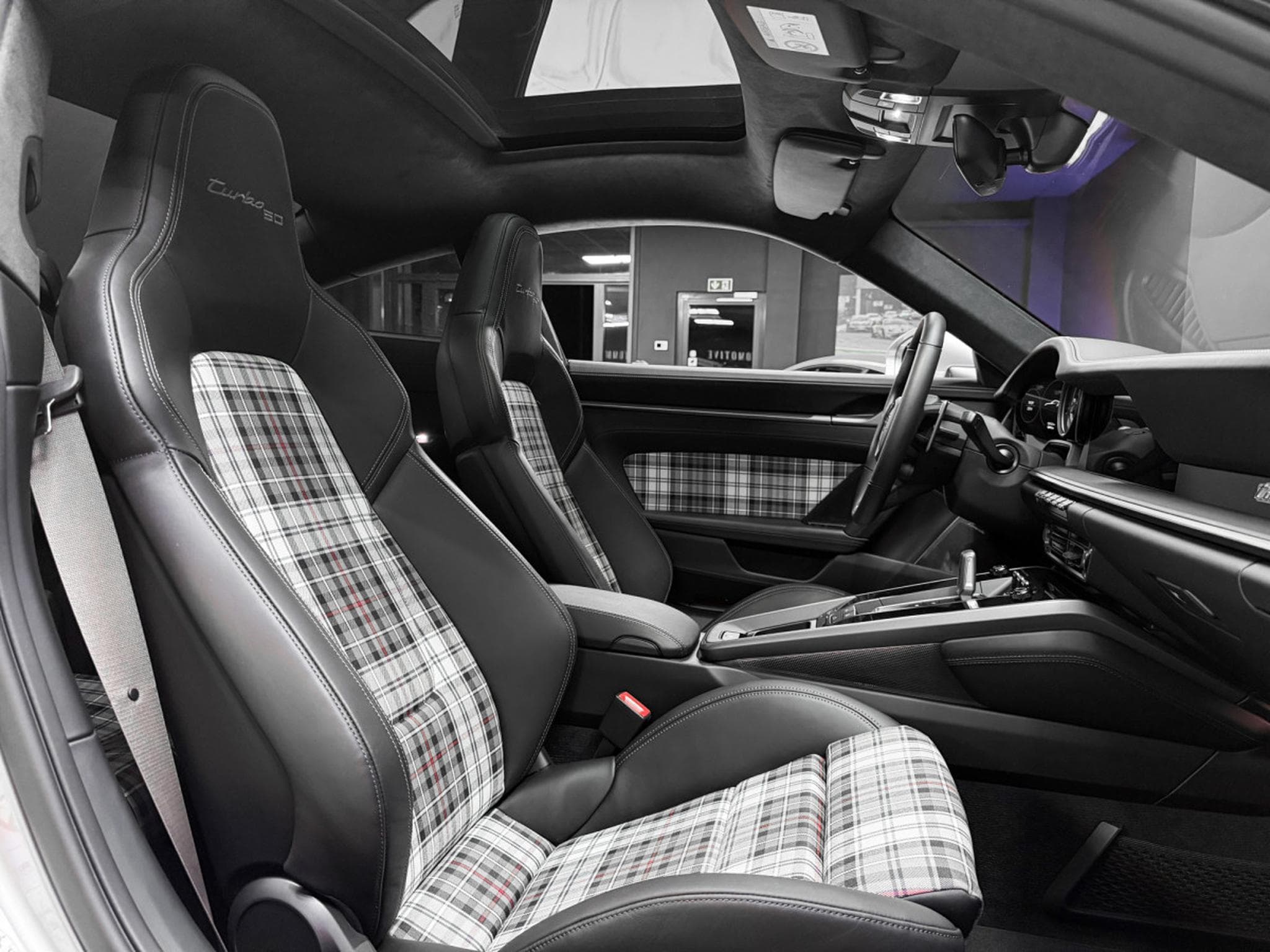 Porsche 911 TURBO 50 YEARS - FULL OPTIONS (2025) - Photo 17