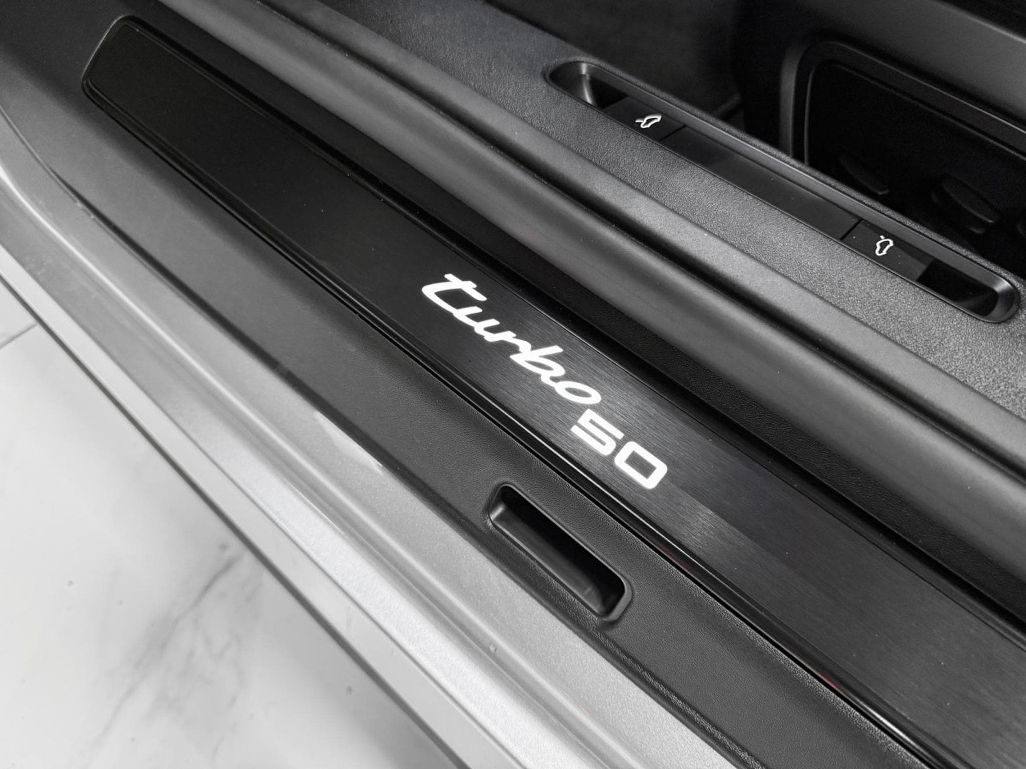 Porsche 911 TURBO 50 YEARS - FULL OPTIONS (2025) - Photo 25