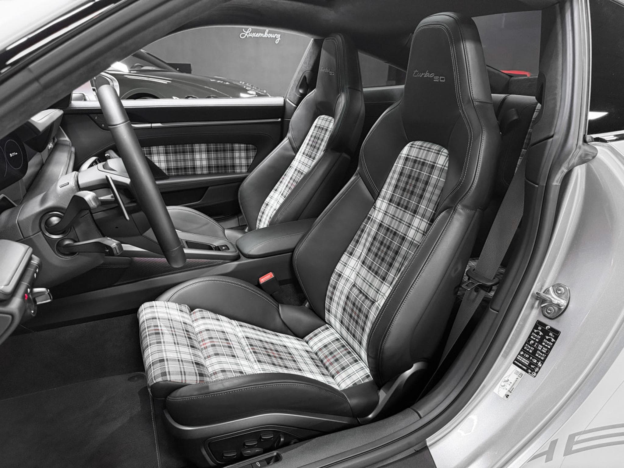 Porsche 911 TURBO 50 YEARS - FULL OPTIONS (2025) - Photo 9