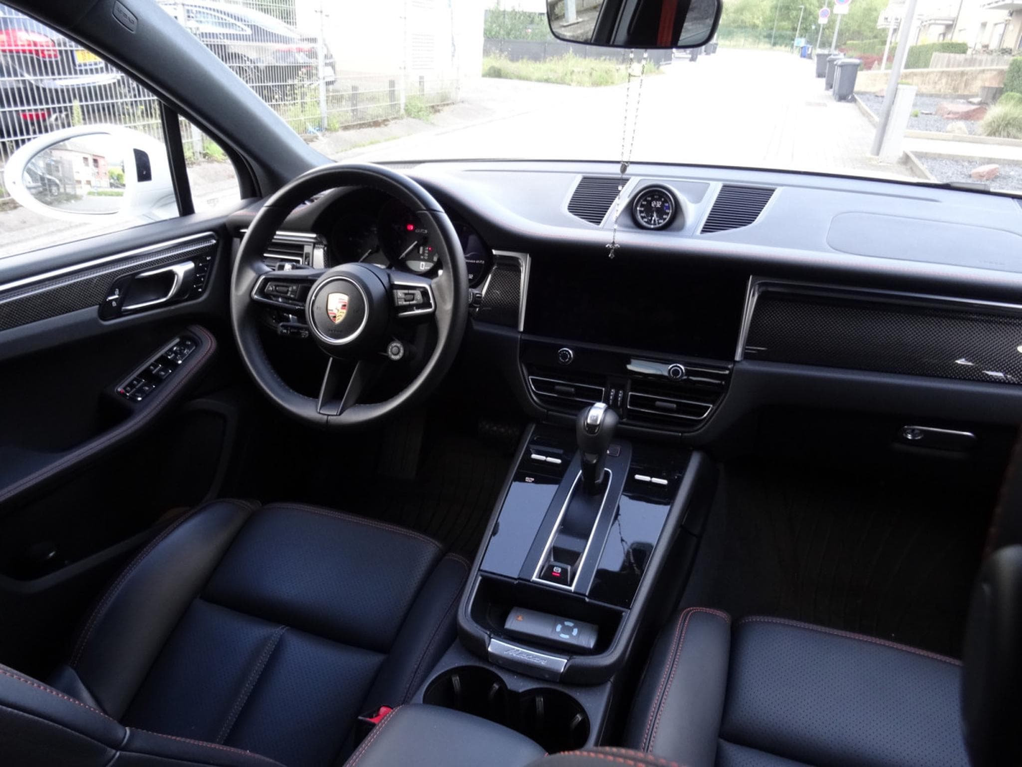 Porsche Macan GTS (2022) - Photo 9