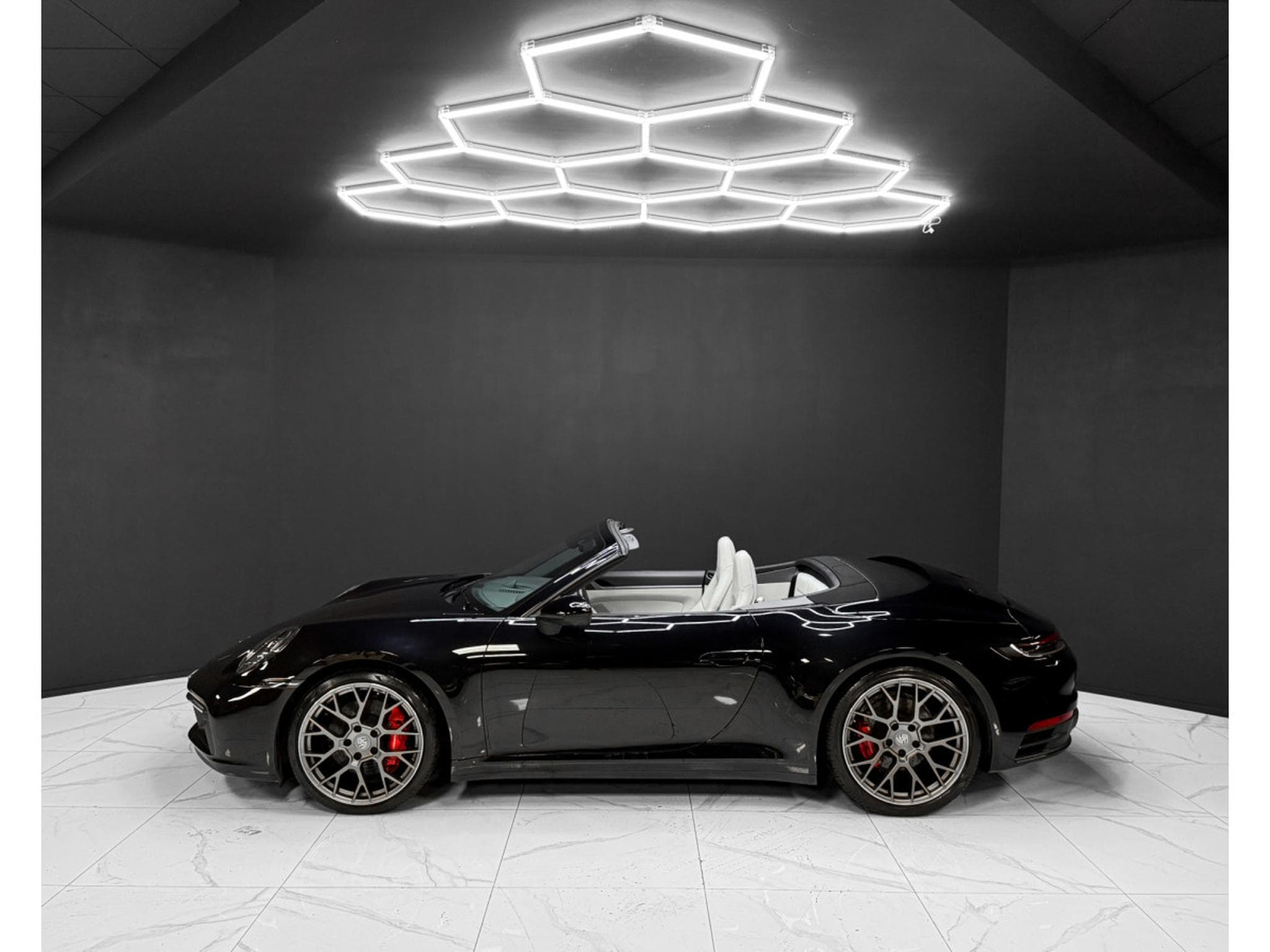 Porsche 911 992 Carrera S Cabriolet PPF FRONT (2023) - Photo 2