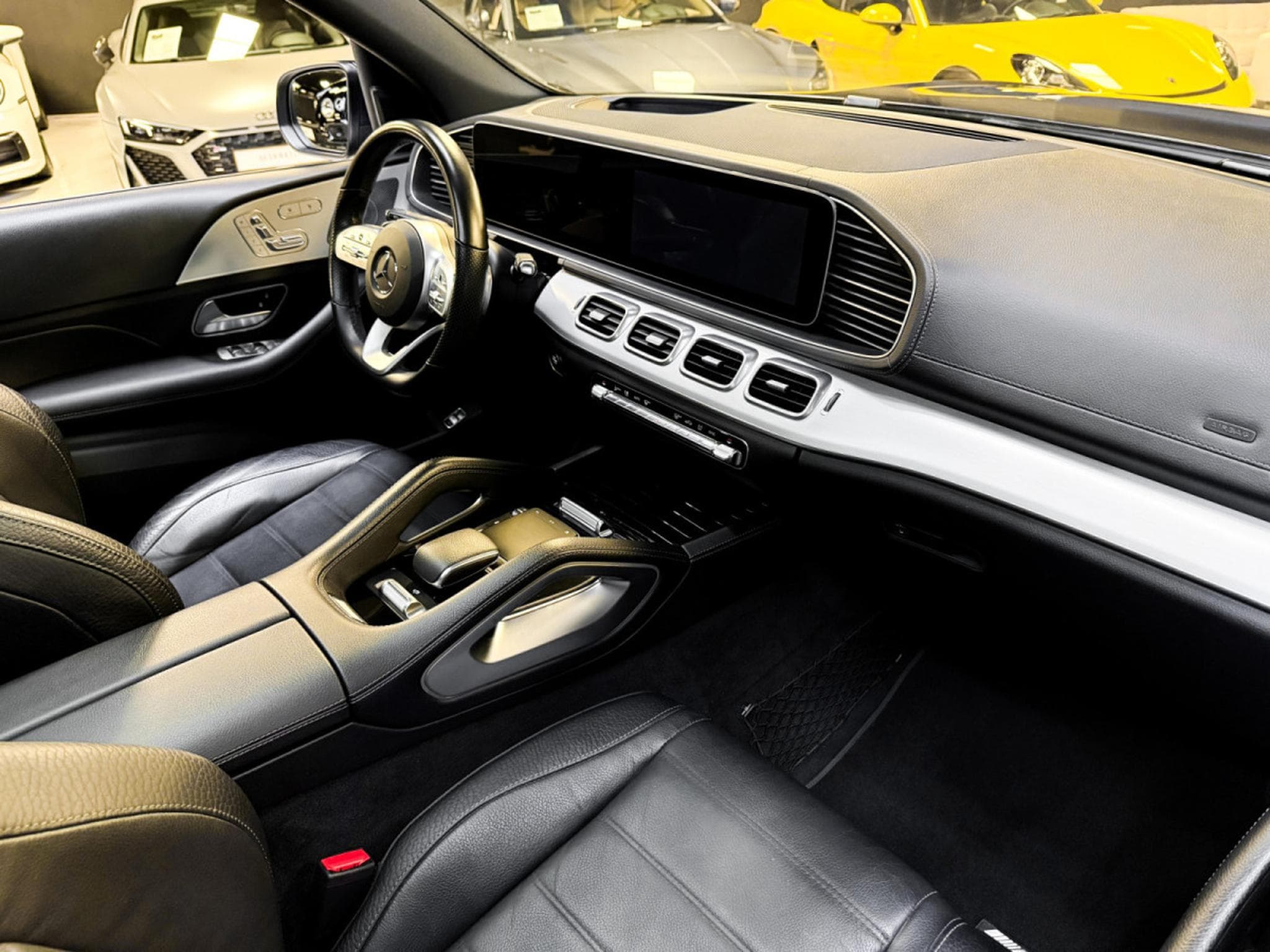 Mercedes GLS 400 d AMG Line 7 seats (2020) - Photo 13