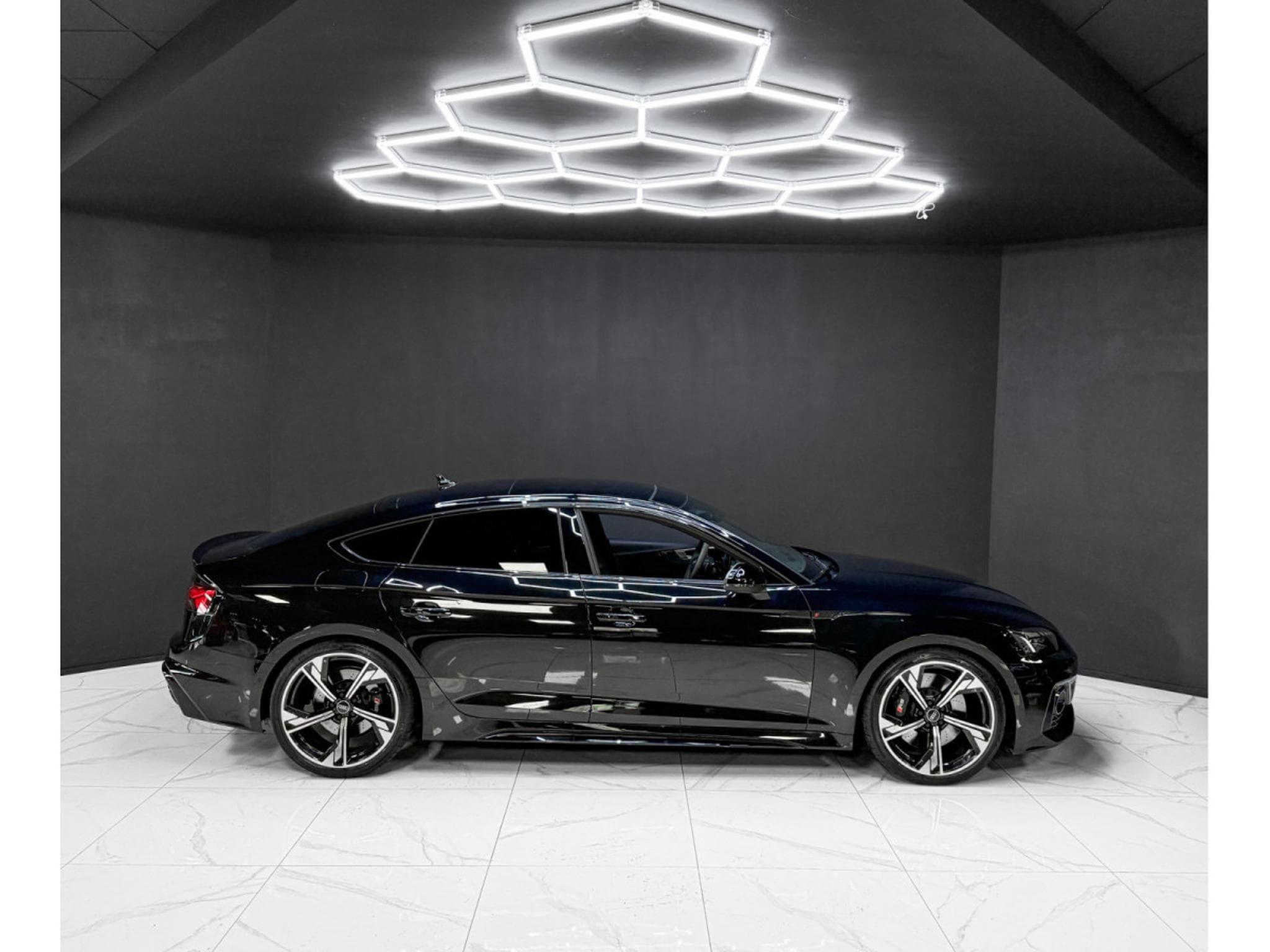 Audi RS5 SPORTBACK / B&O / 360 / MASSAGE / VALCONA (2022) - Photo 6