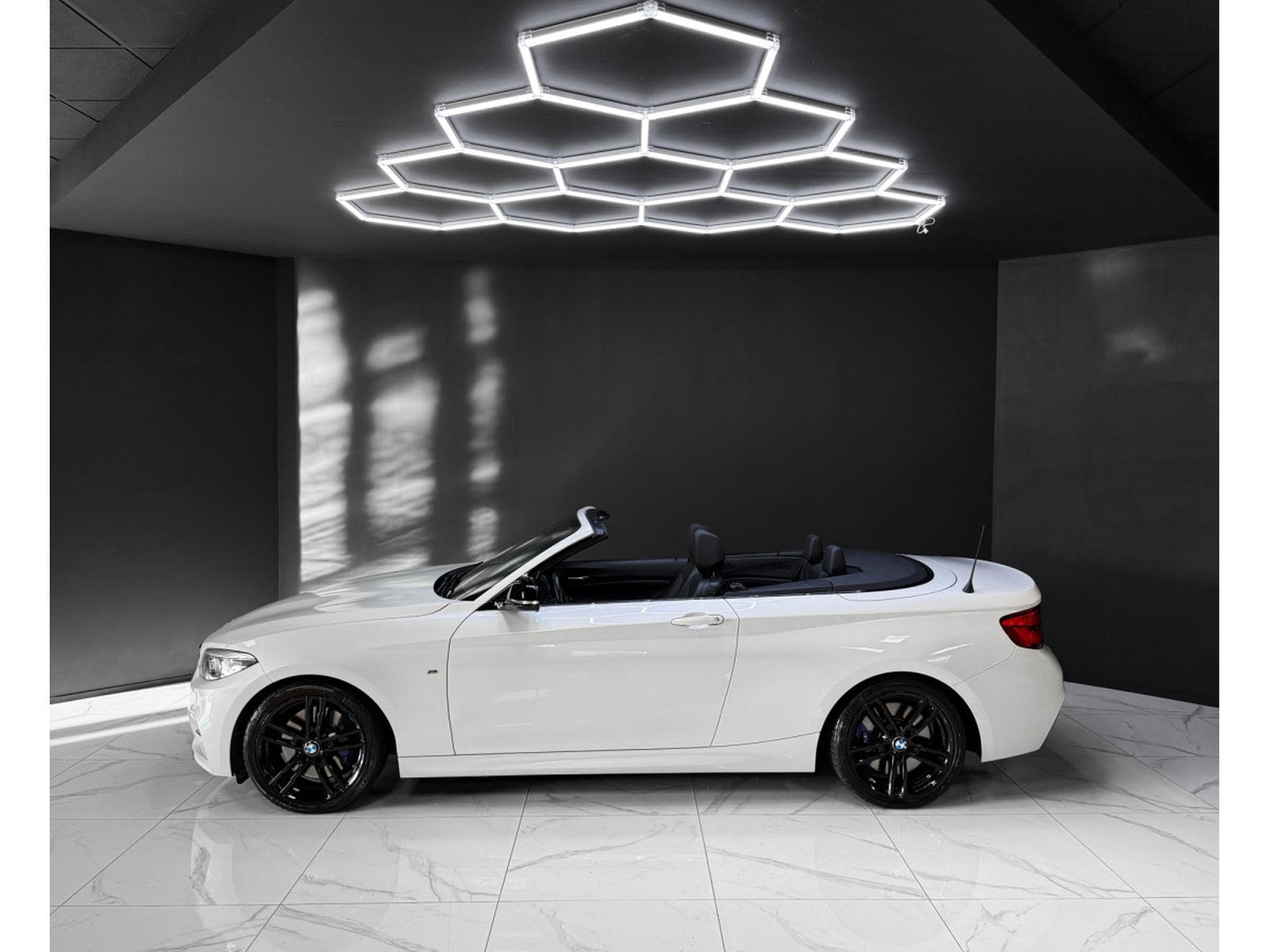 BMW M240 M240i xDrive Cabriolet (2019) - Photo 2
