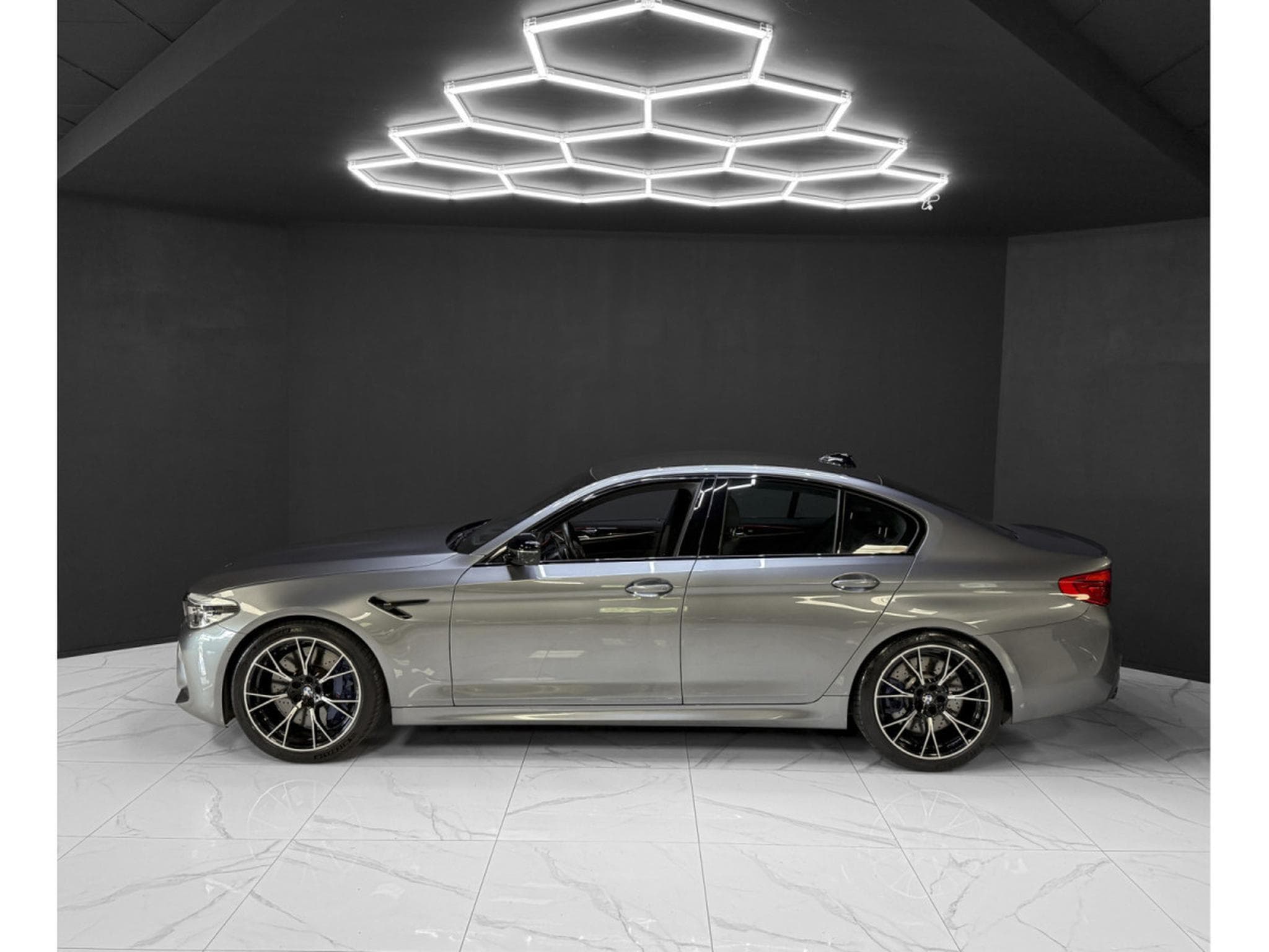 BMW M5 COMPETITION (2019) - Photo 2